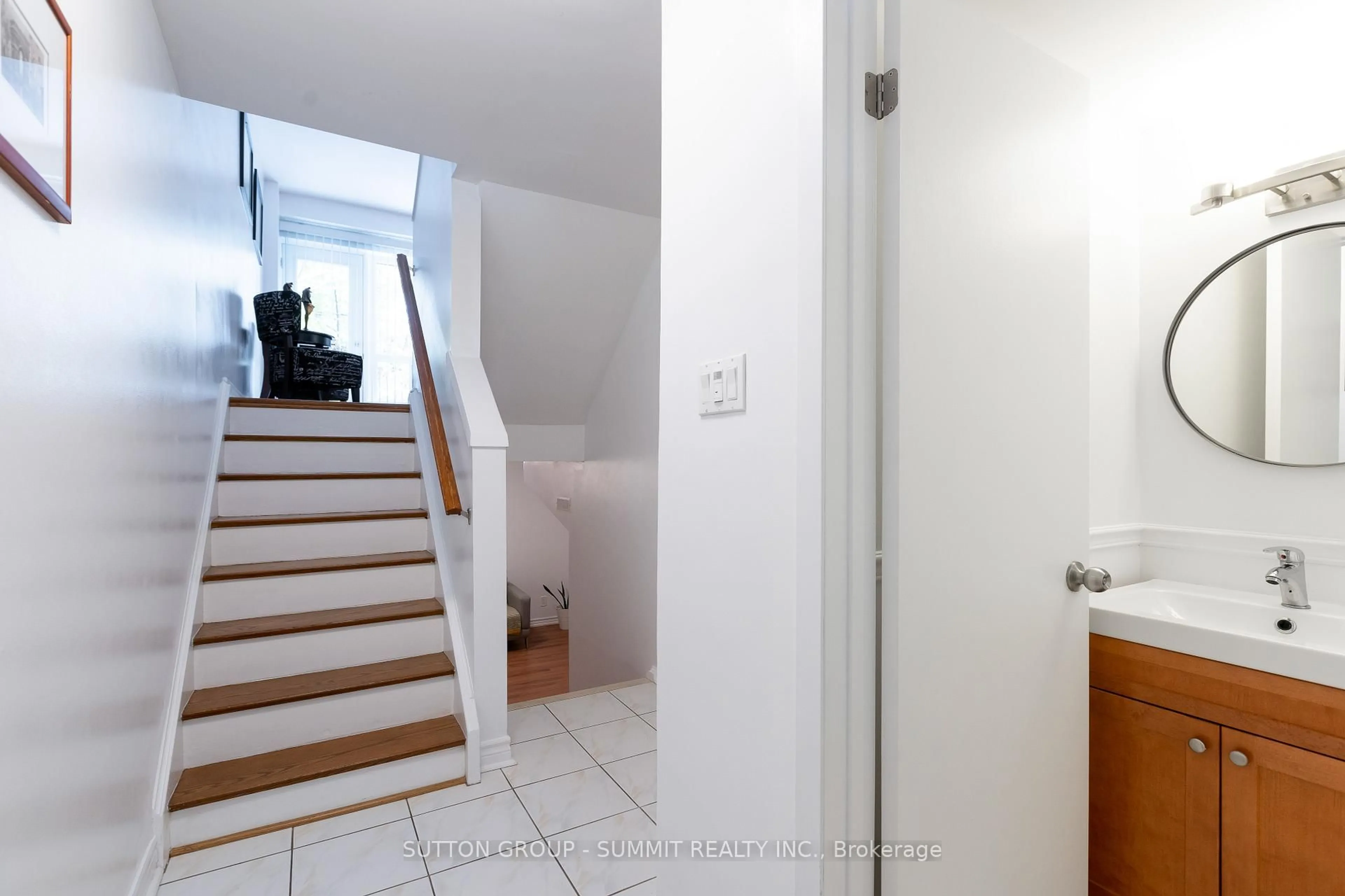 Unknown for 95 Rameau Dr #4, Toronto Ontario M2H 1T6