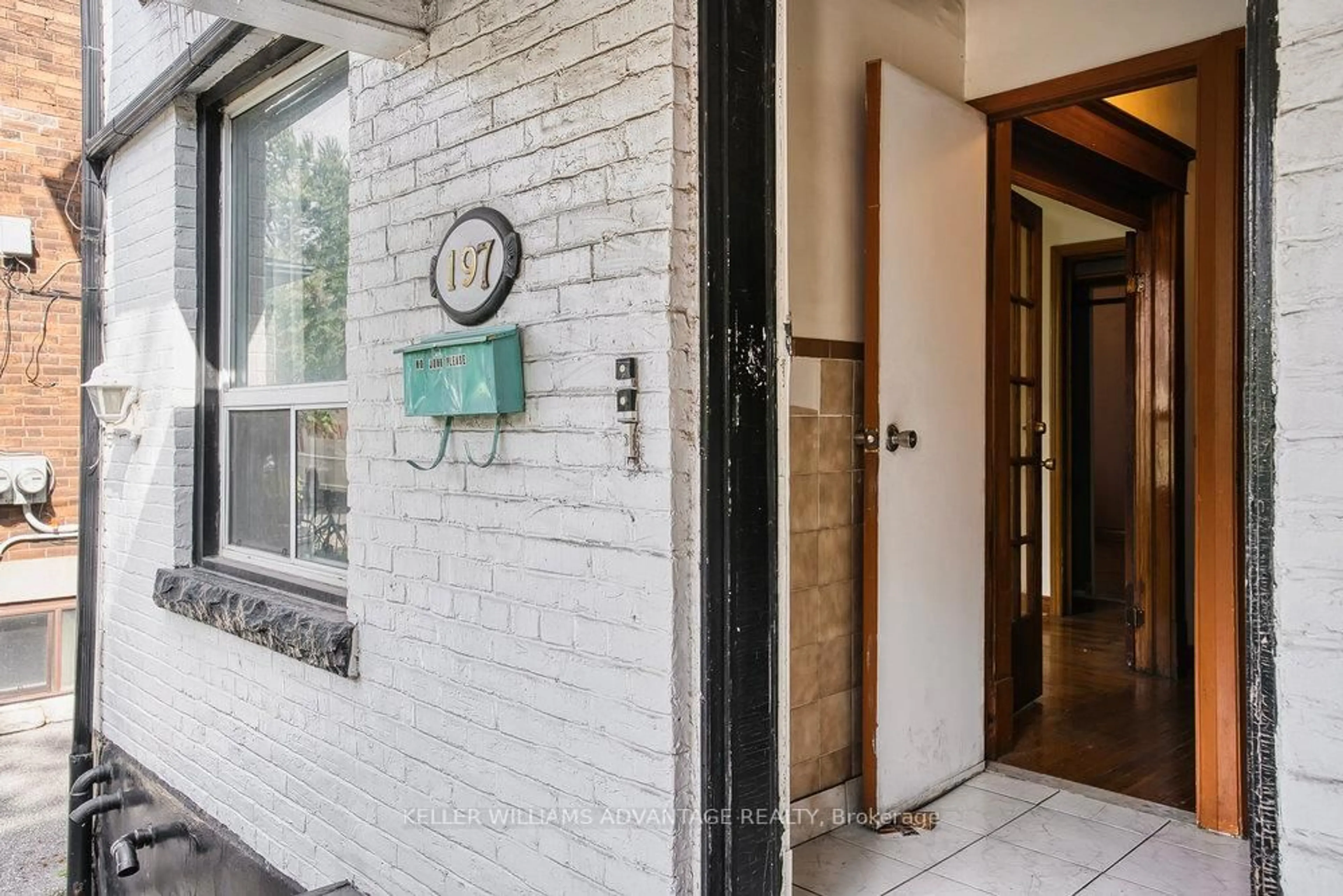 Unknown for 195-197 Dovercourt Rd, Toronto Ontario M6J 3C7