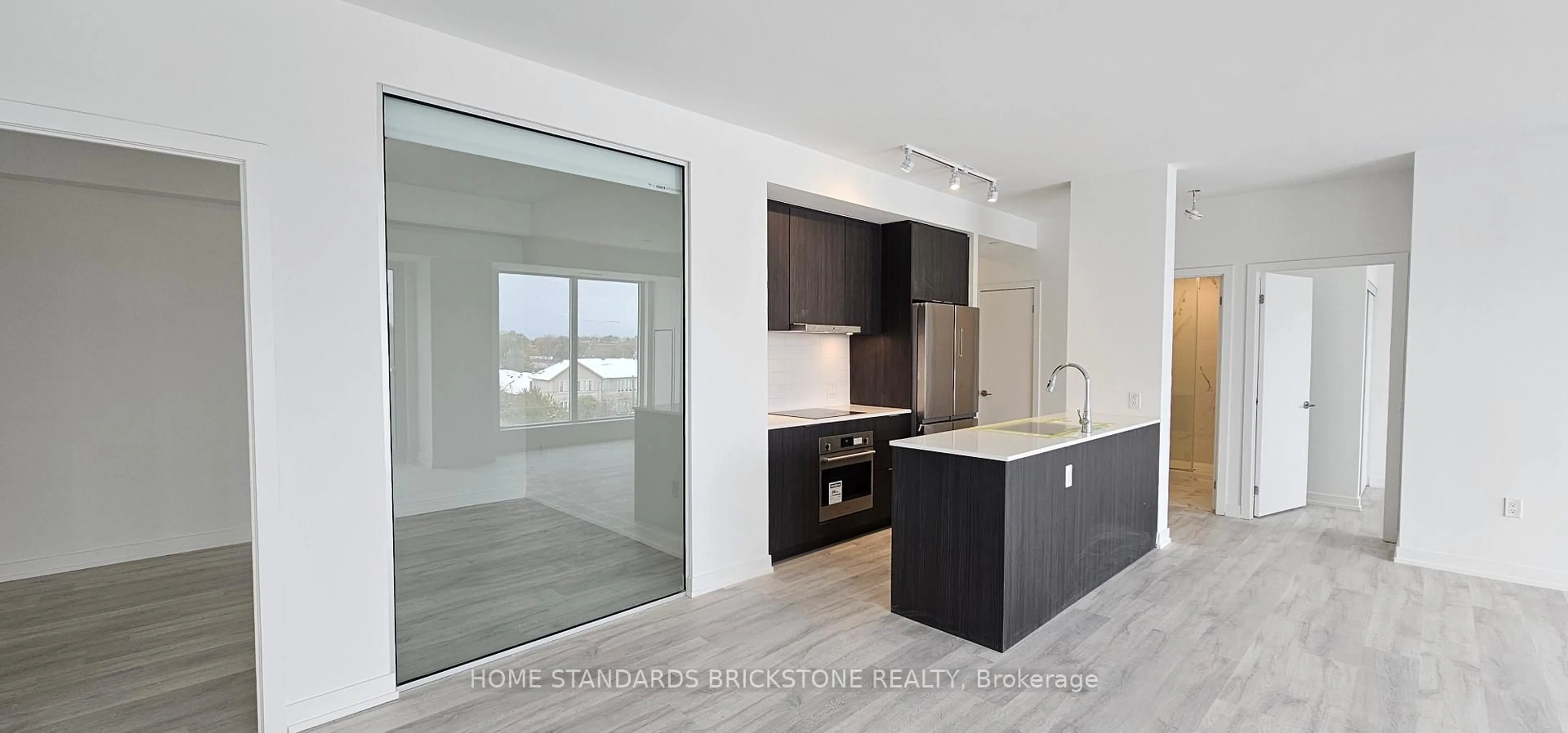 Open concept kitchen, ceramic/tile floor for 7 Golden Lion Hts #N424, Toronto Ontario M2M 0C1