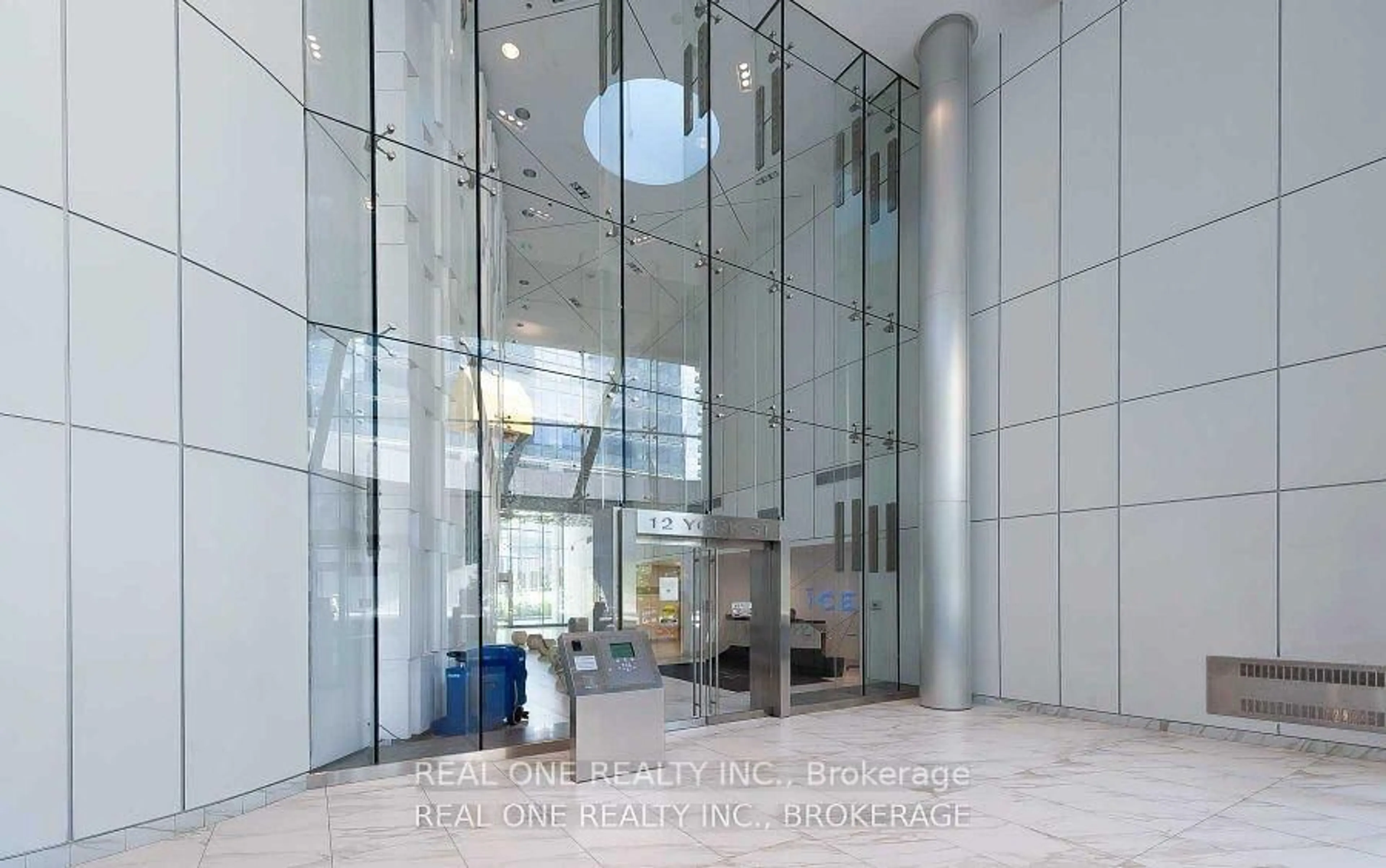 Indoor foyer for 12 York St #2001, Toronto Ontario M5J 0A9