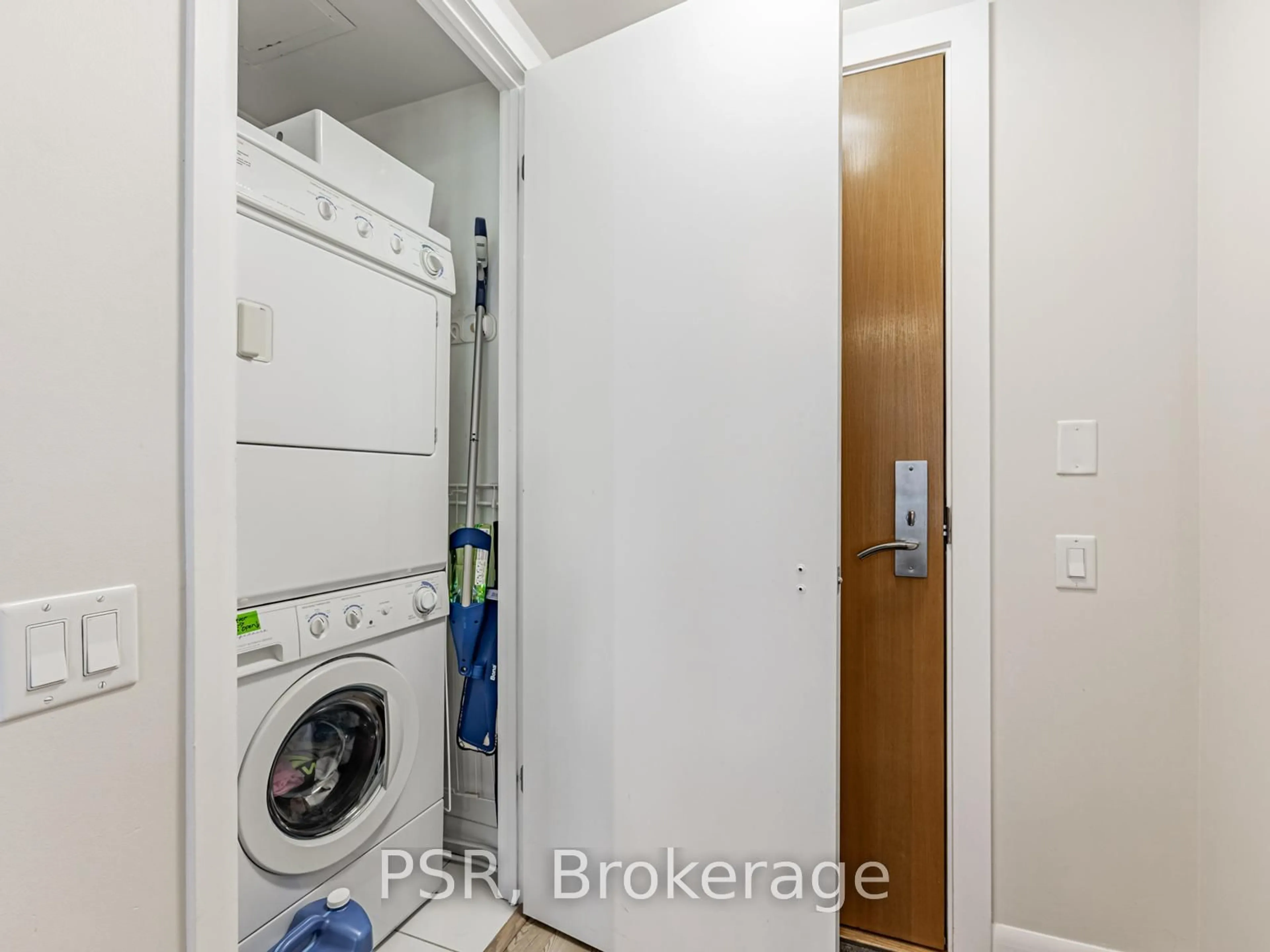 Laundry room for 375 King St #801, Toronto Ontario M5V 1K5