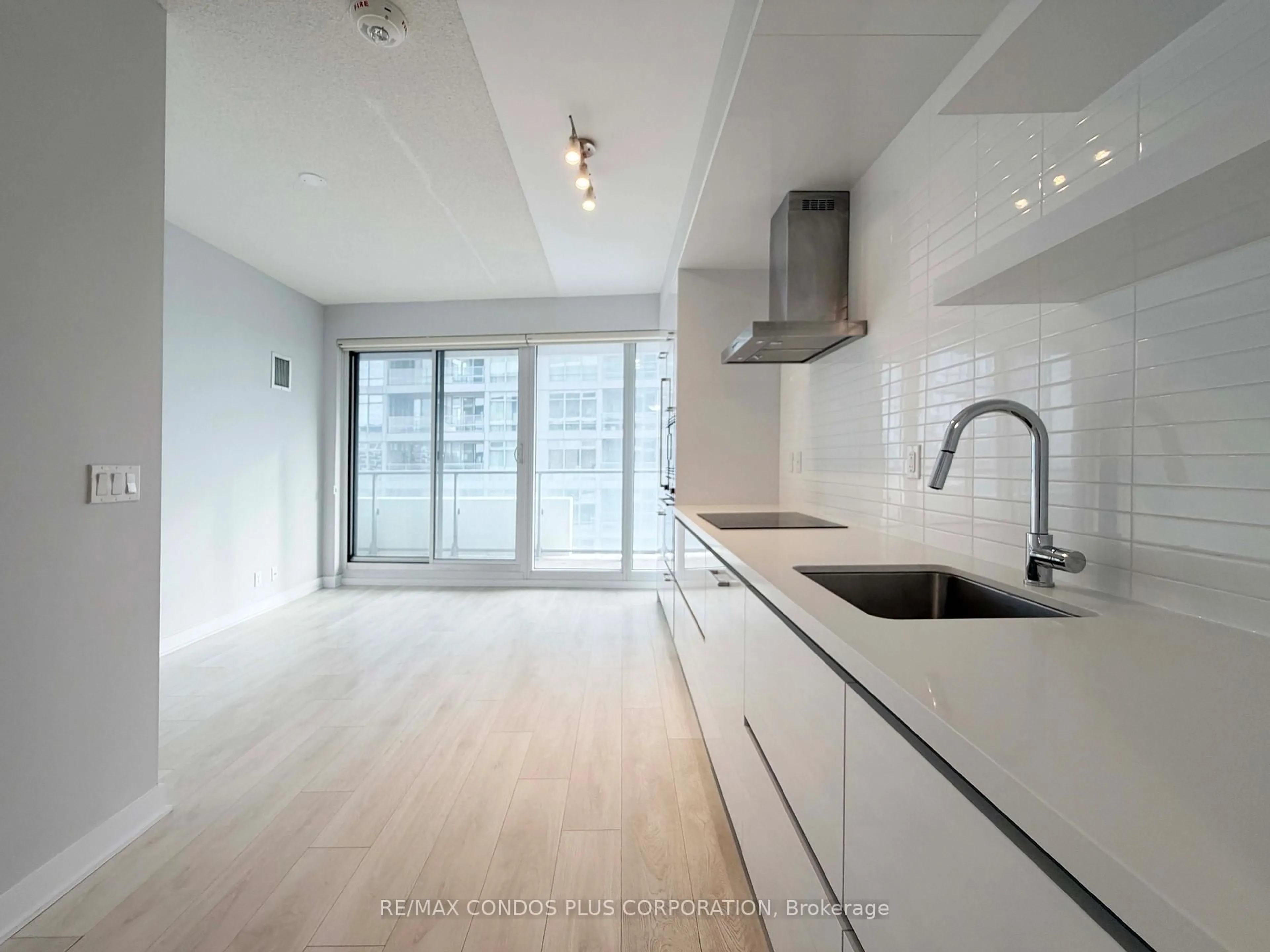 Unknown for 2221 Yonge St #3206, Toronto Ontario M4S 0B8