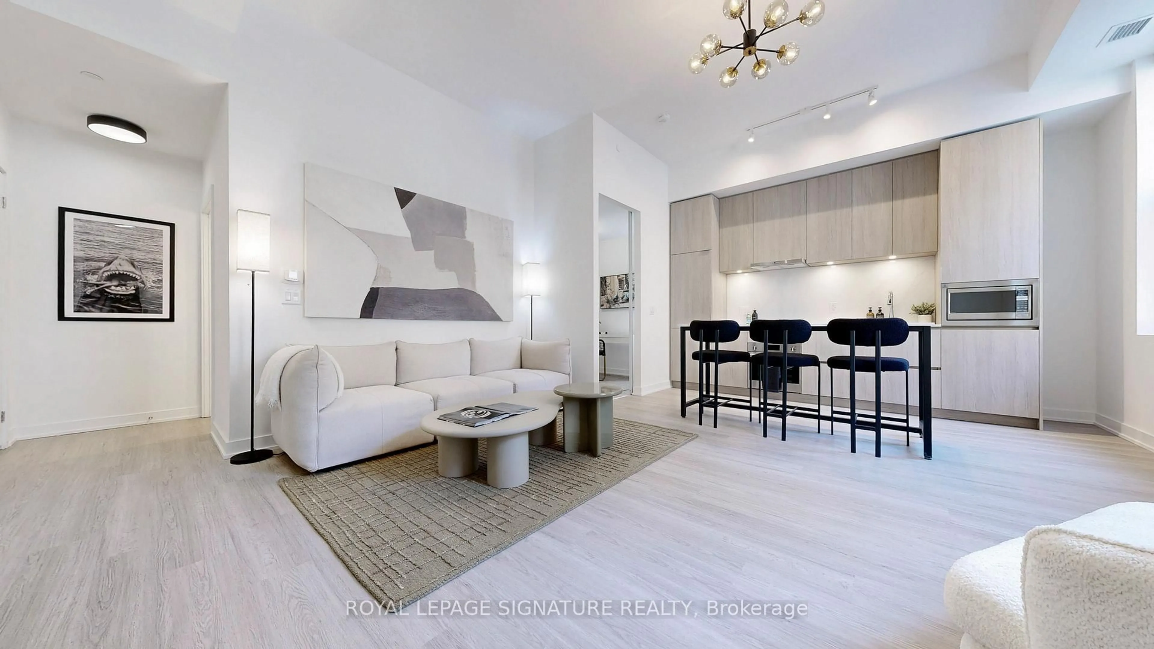 Living room with furniture, ceramic/tile floor for 81 Shuter St, Toronto Ontario M5B 0C6