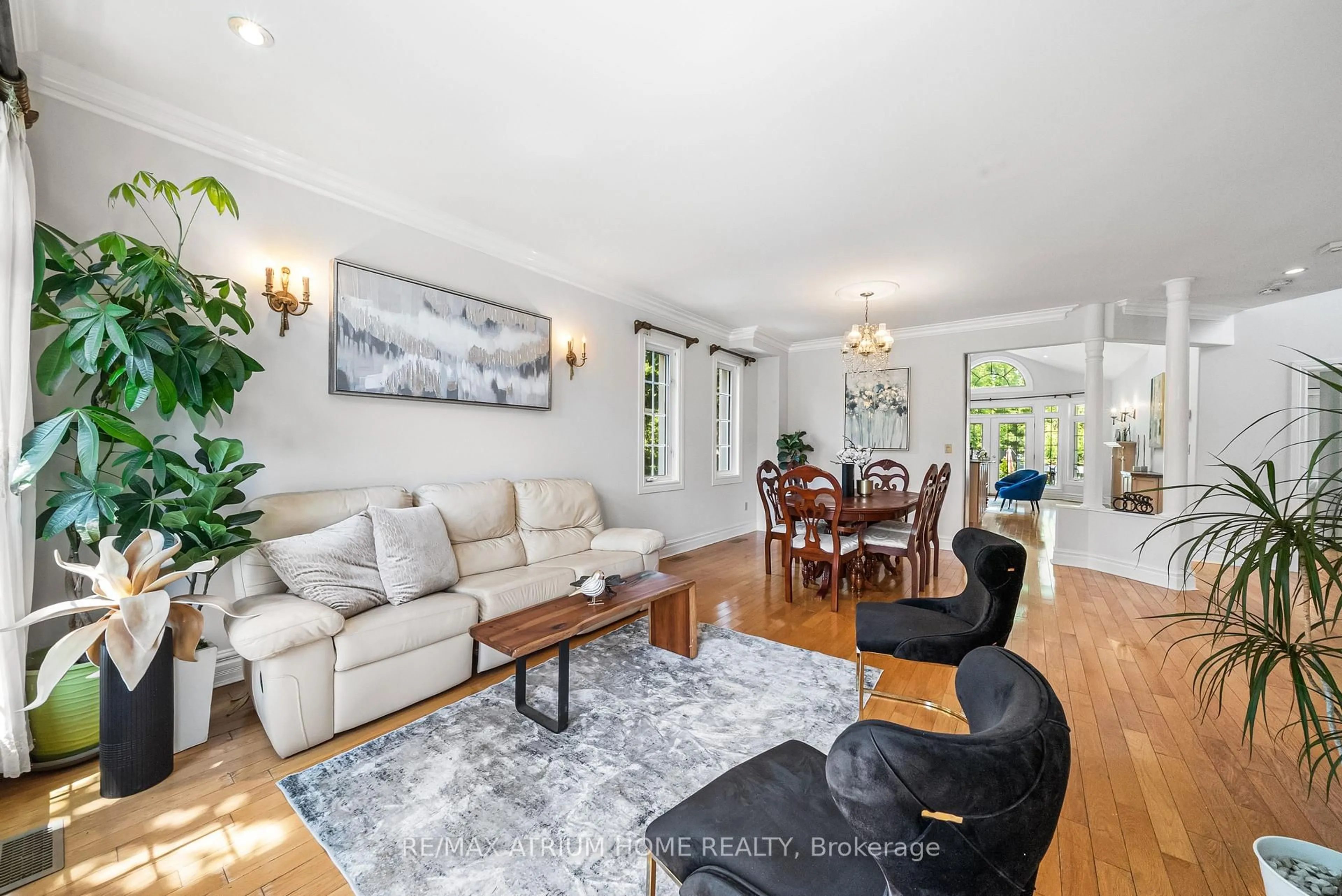 Living room with furniture, unknown for 24 Abitibi Ave, Toronto Ontario M2M 2V1