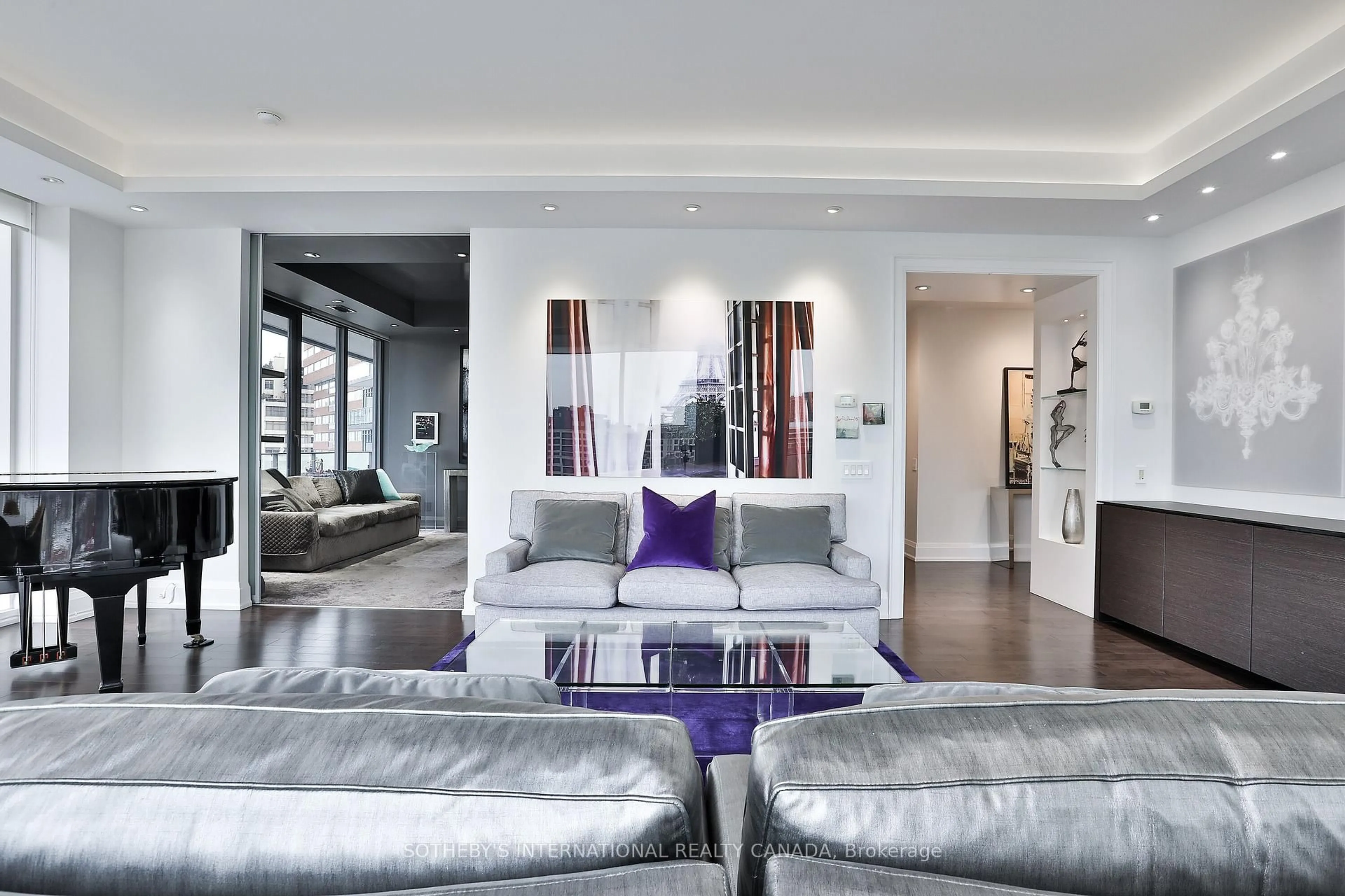 Living room with furniture, unknown for 88 Davenport Rd #804, Toronto Ontario M5R 0A5