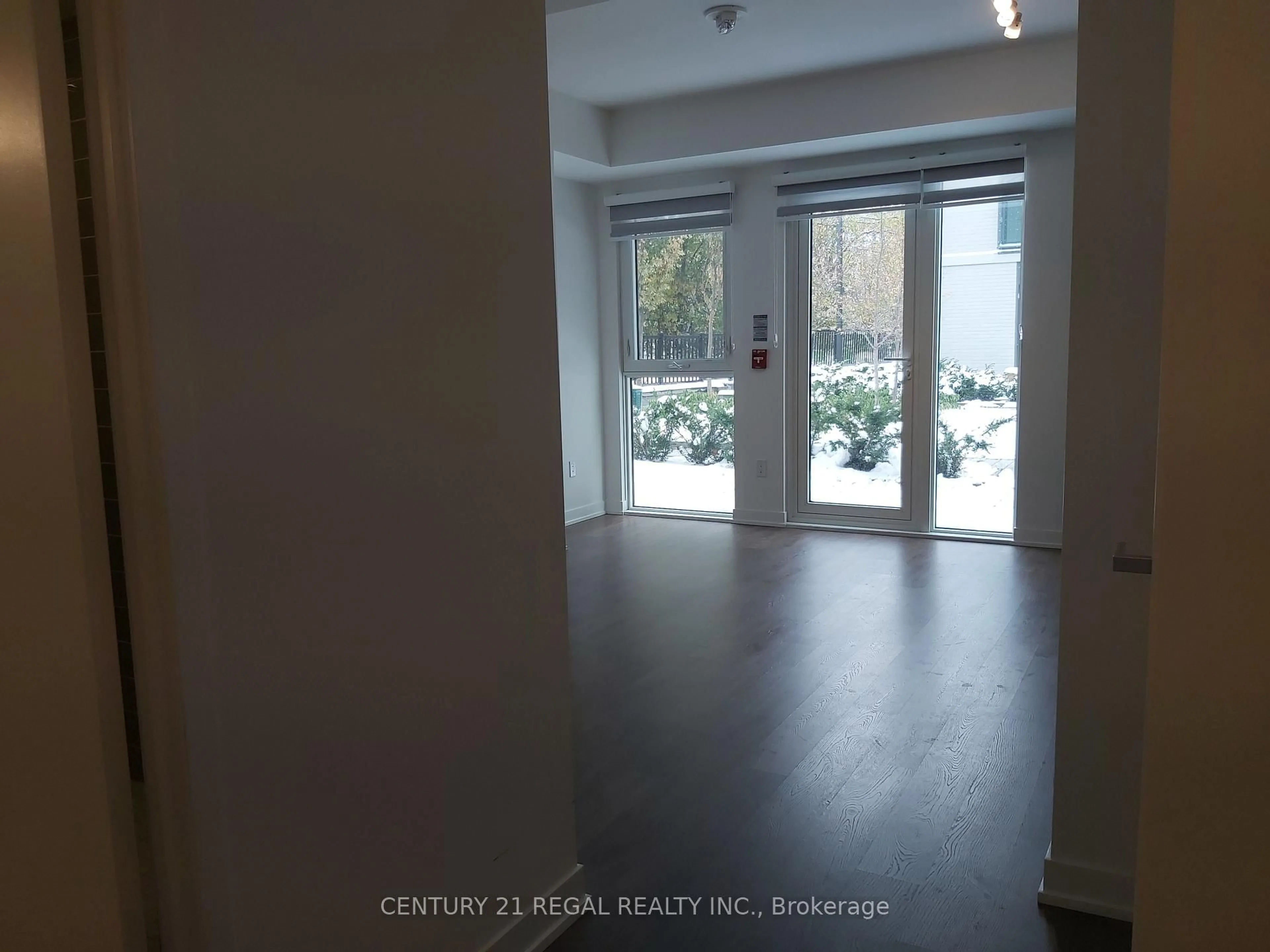 Indoor foyer for 500 Wilson Ave #121, Toronto Ontario M3H 0E5