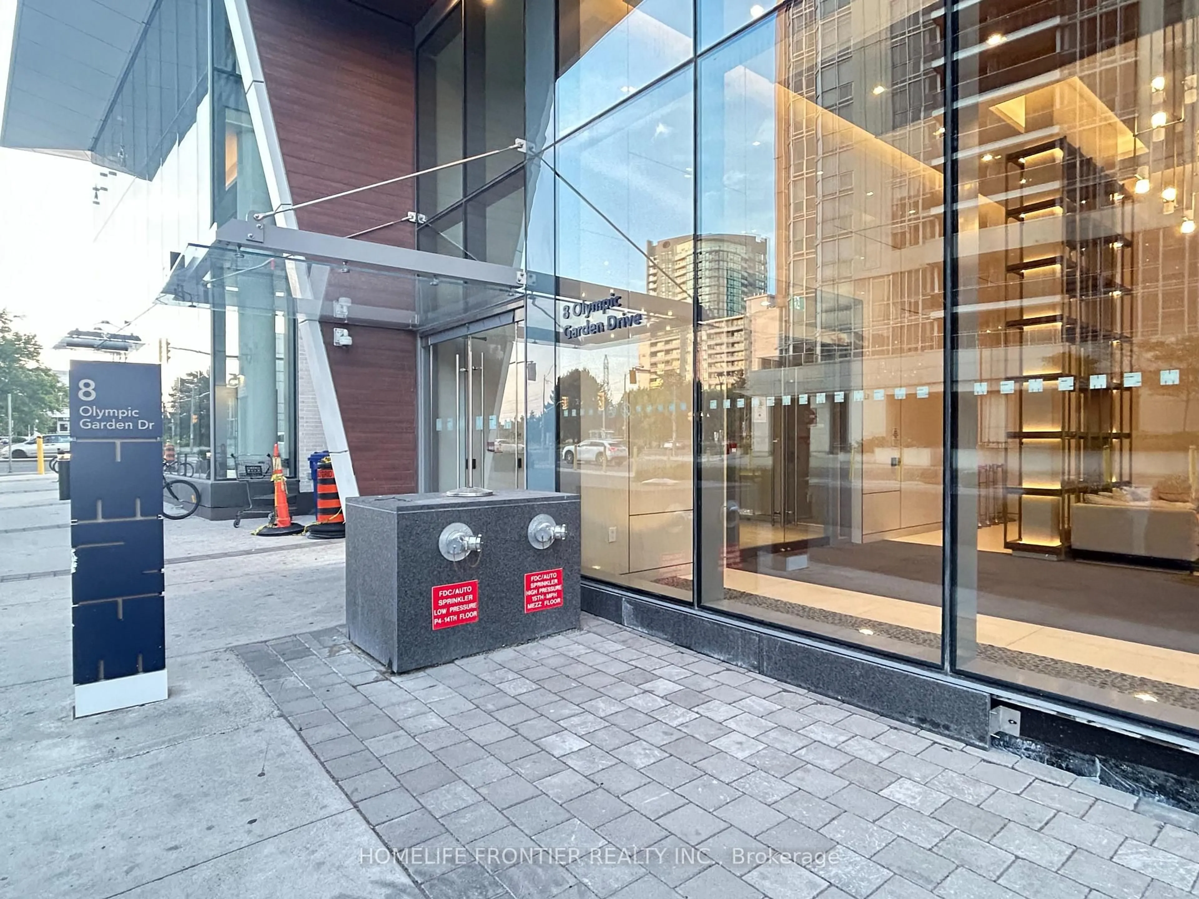 Indoor foyer for 8 Olympic Garden Dr #S3001, Toronto Ontario M2M 0B9