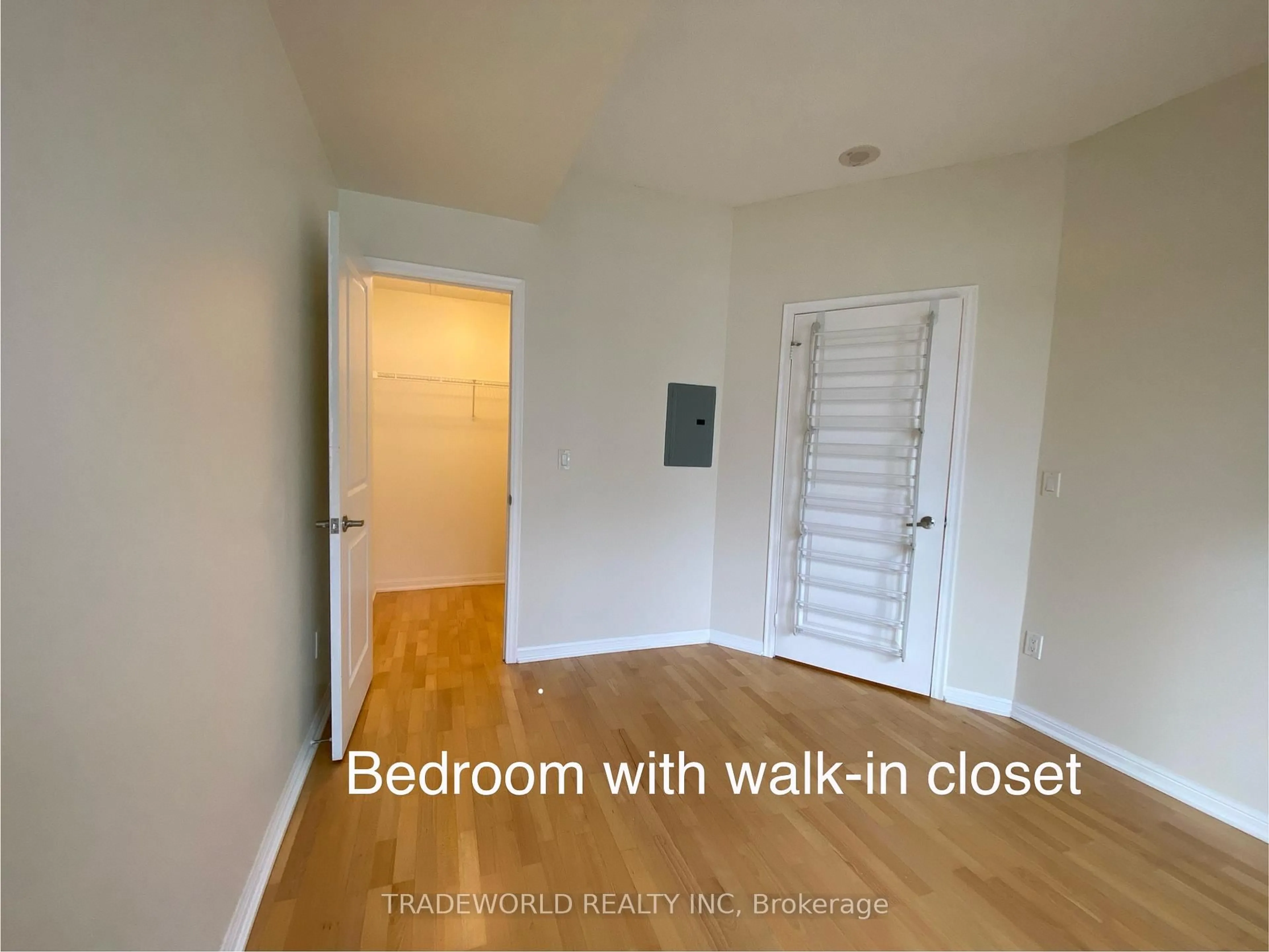 Unknown for 628 Fleet St #826, Toronto Ontario M5V 1A8