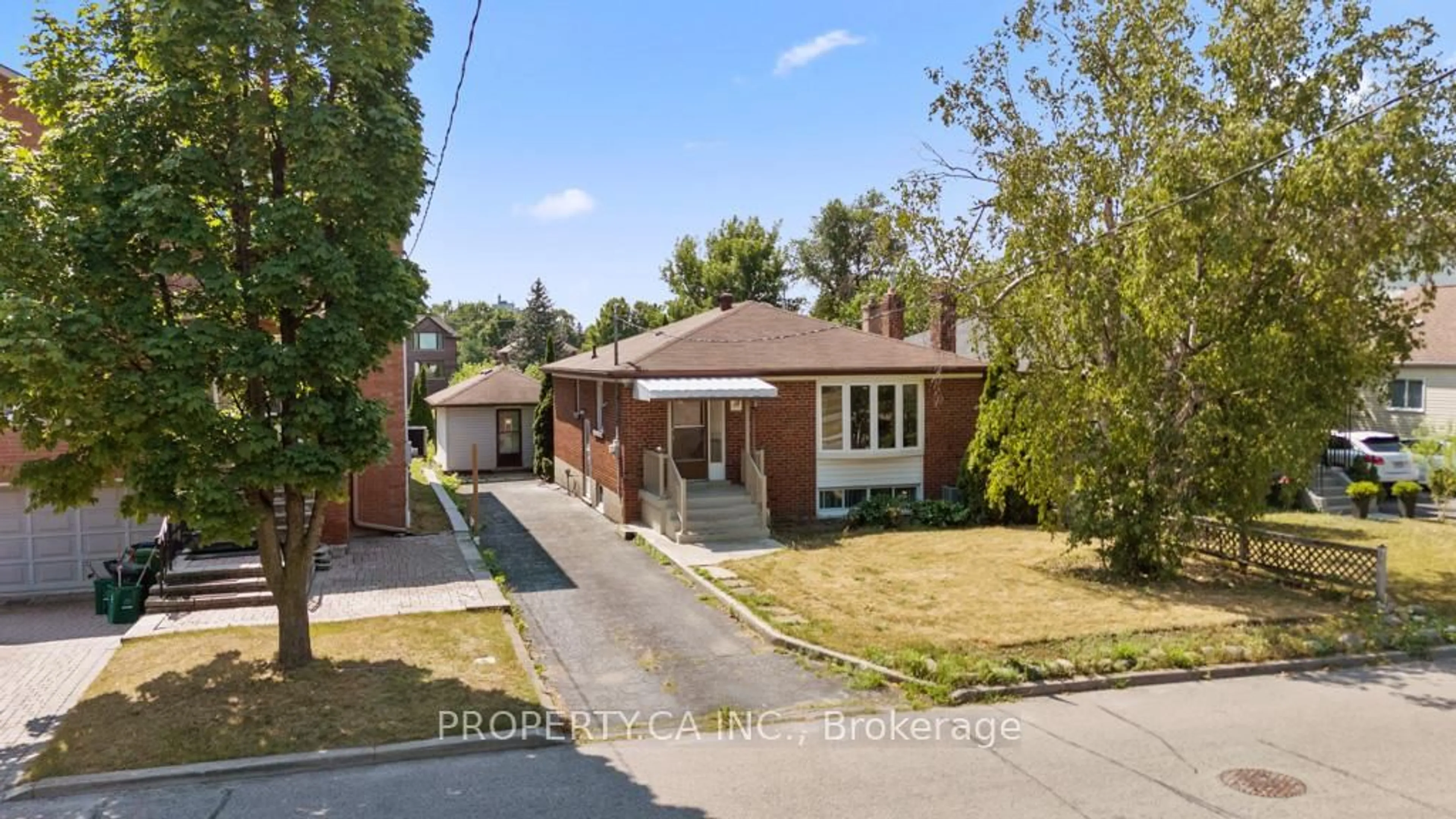 Home with brick exterior material, street for 35 Farrell Ave, Toronto Ontario M2R 1C7