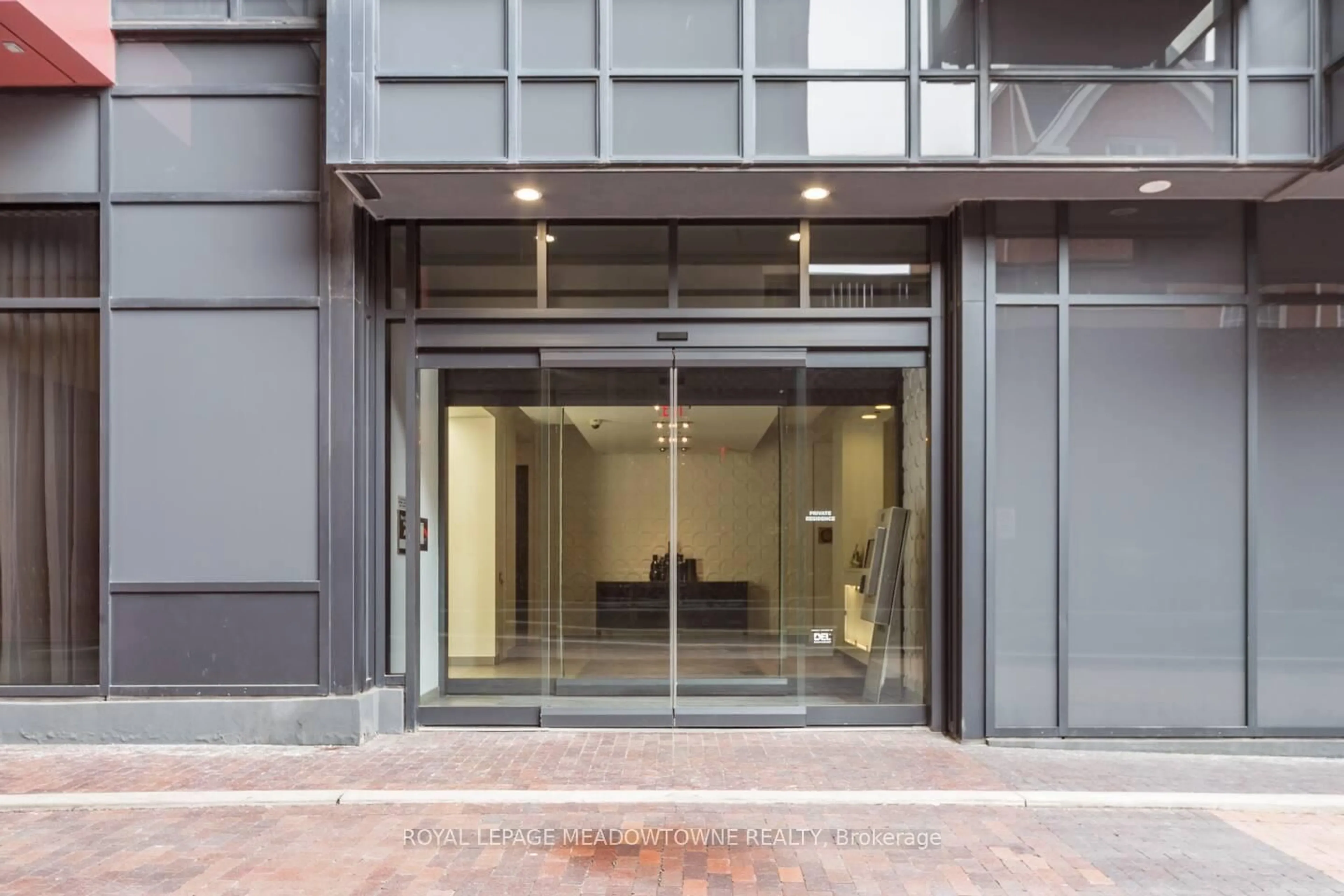 Indoor foyer for 560 Front St #210, Toronto Ontario M5V 1C1