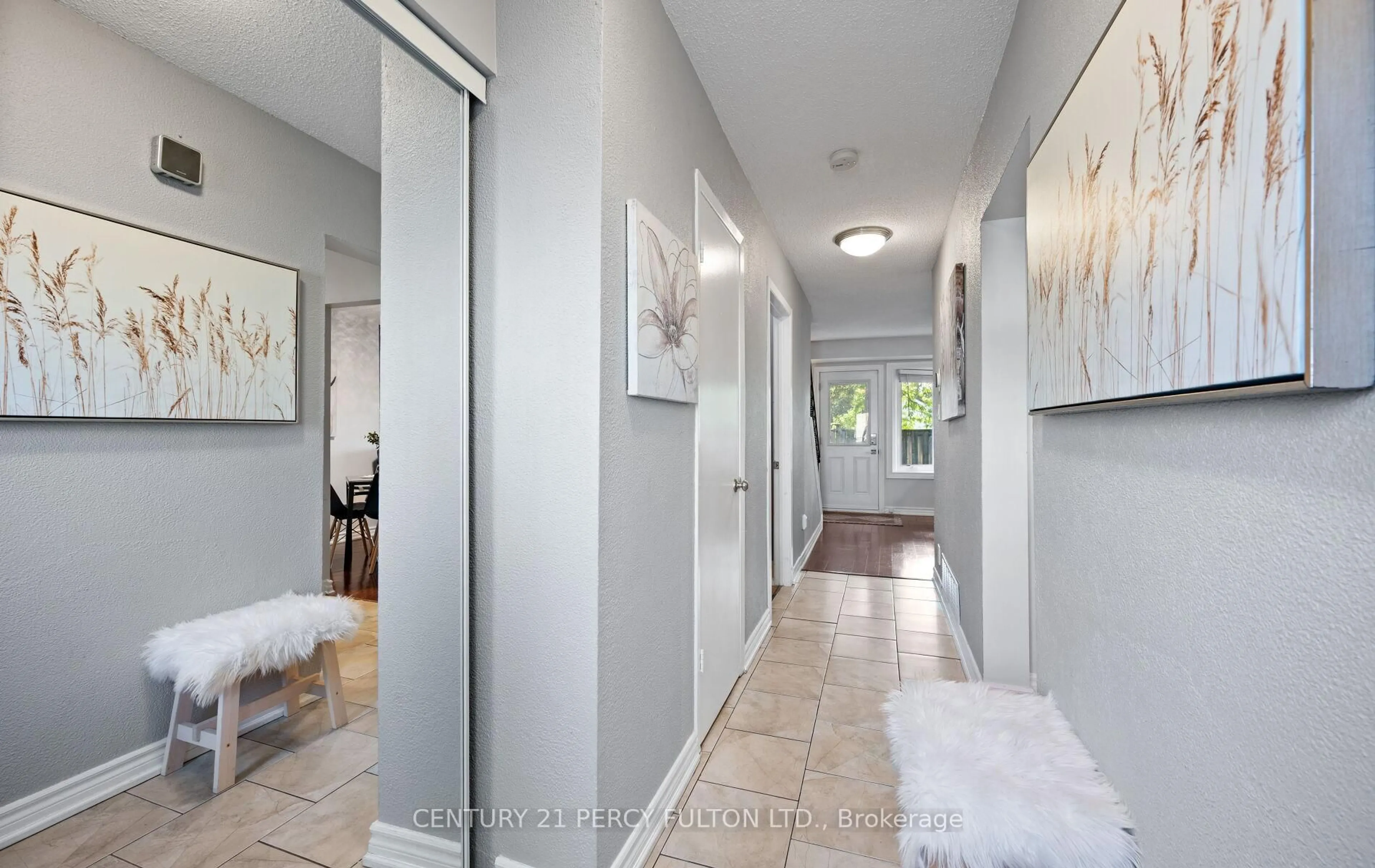 Indoor entryway for 57 Golden Appleway #111, Toronto Ontario M3A 3P2