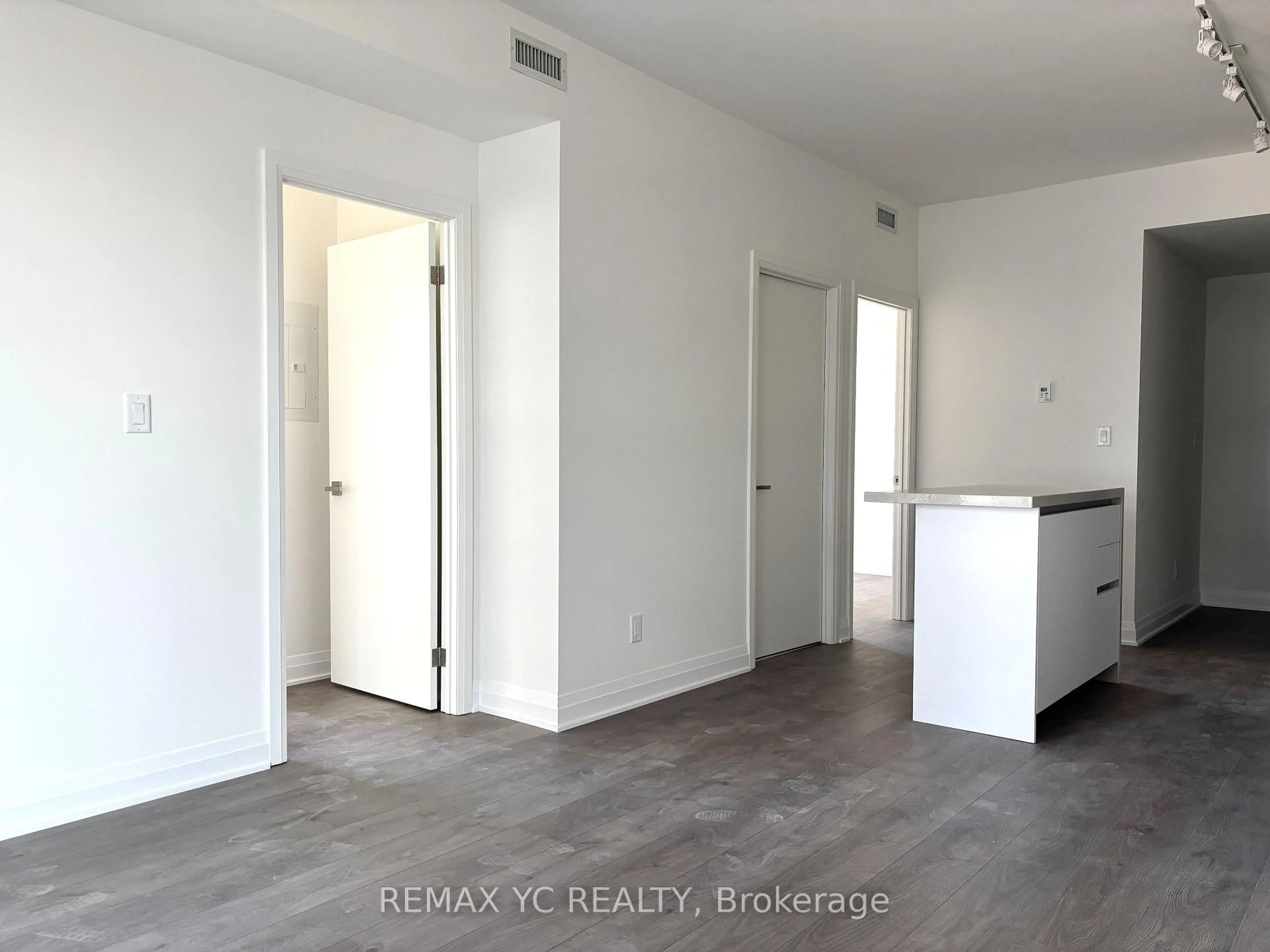 A pic of a room for 135 Lower Sherbourne St #1939, Toronto Ontario M5A 1Y4