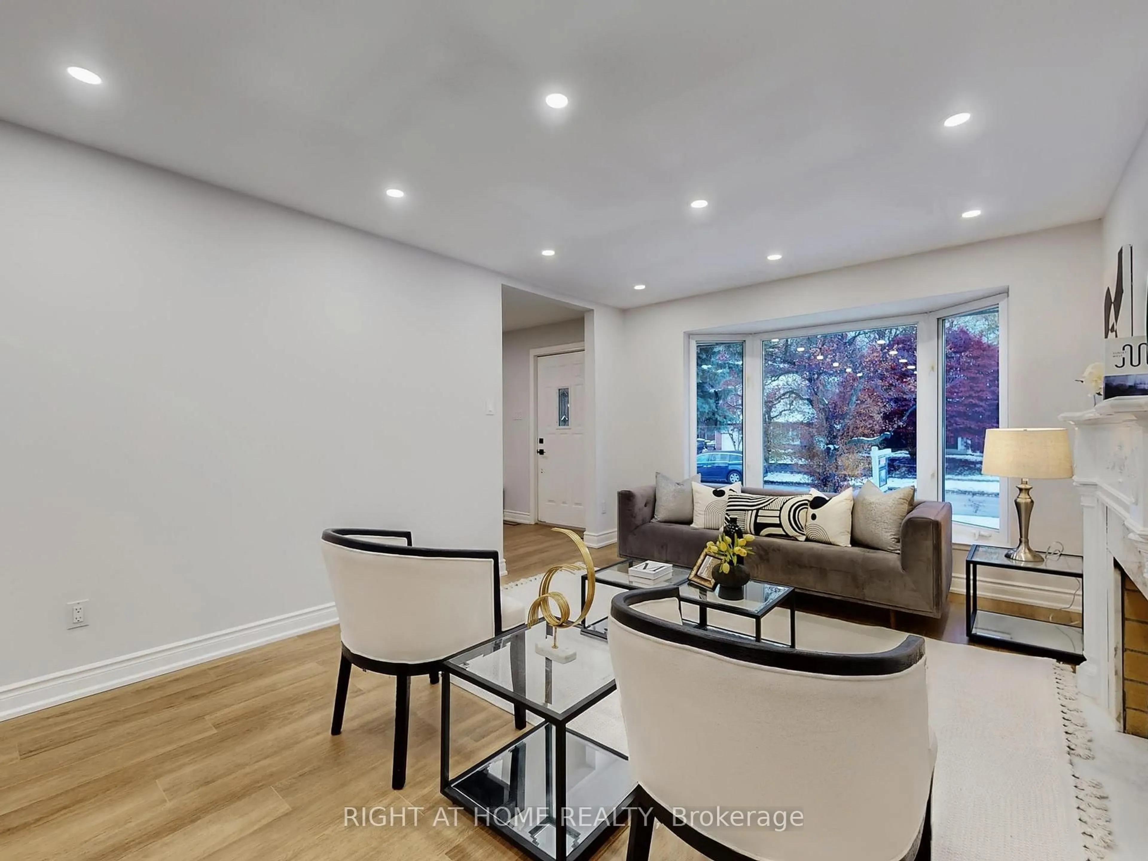 Living room with furniture, unknown for 19 shaughnessy Blvd, Toronto Ontario M2J 1H4