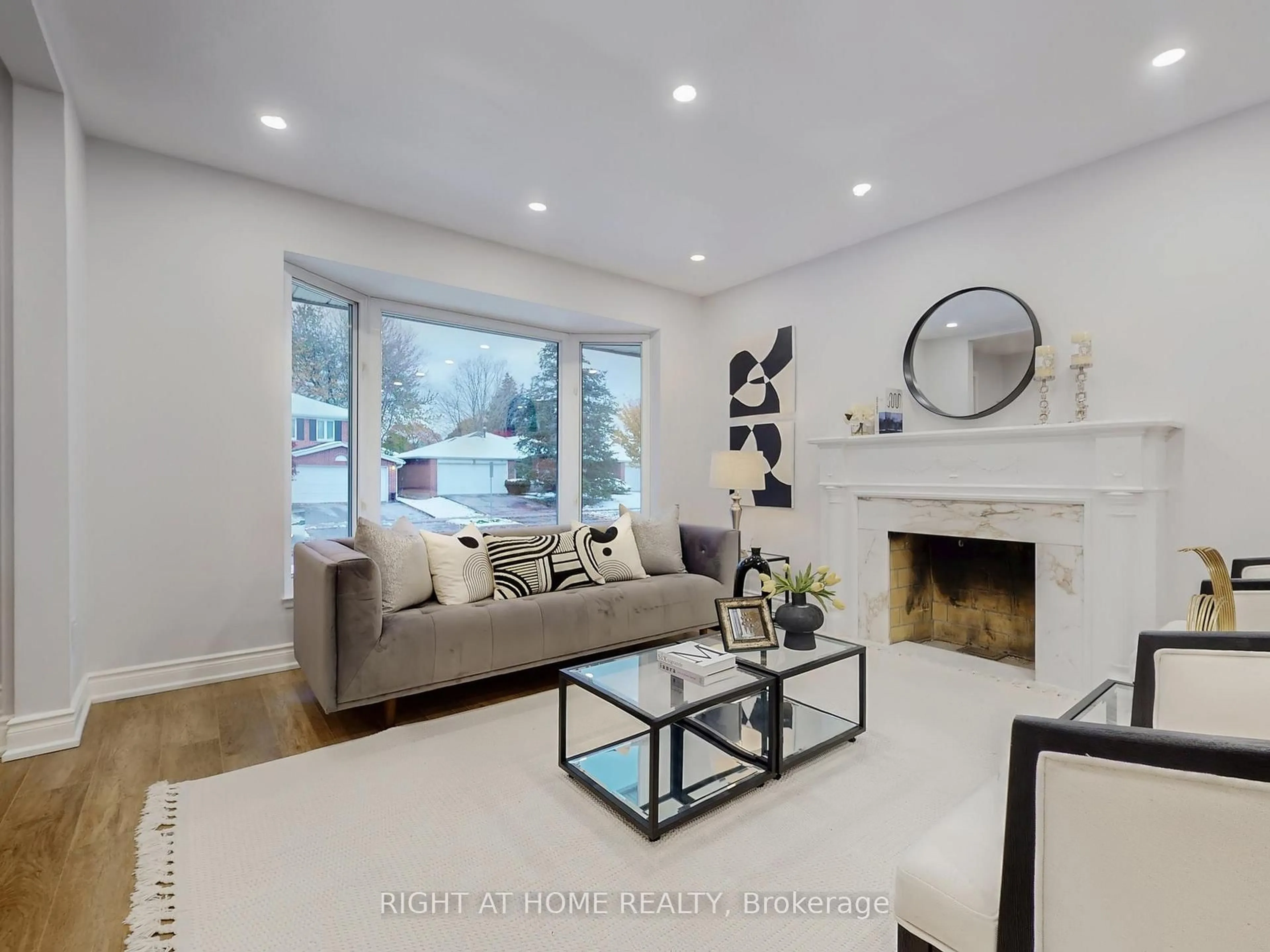 Living room with furniture, unknown for 19 shaughnessy Blvd, Toronto Ontario M2J 1H4