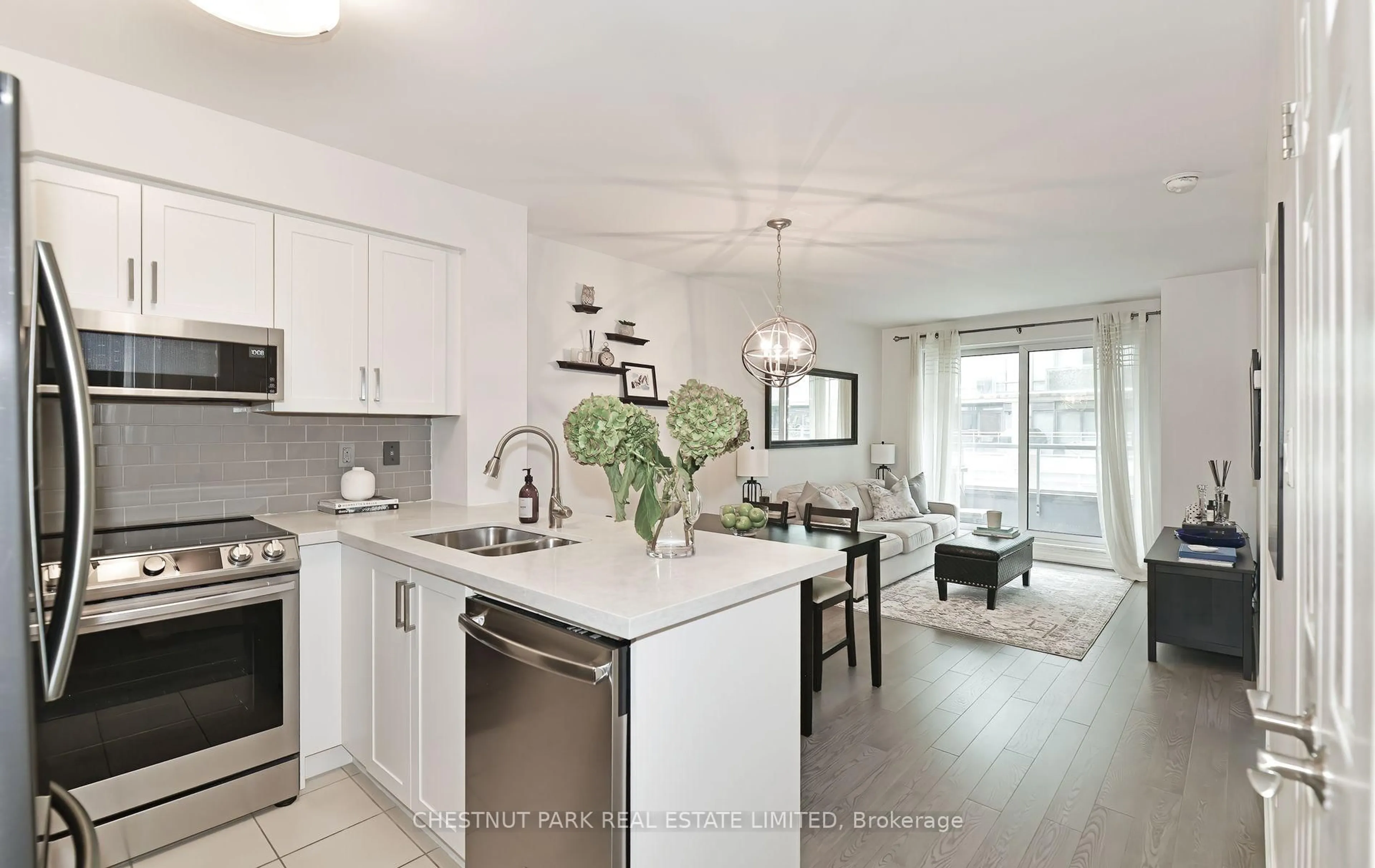 Open concept kitchen, ceramic/tile floor for 230 King St #1013, Toronto Ontario M5A 1K5