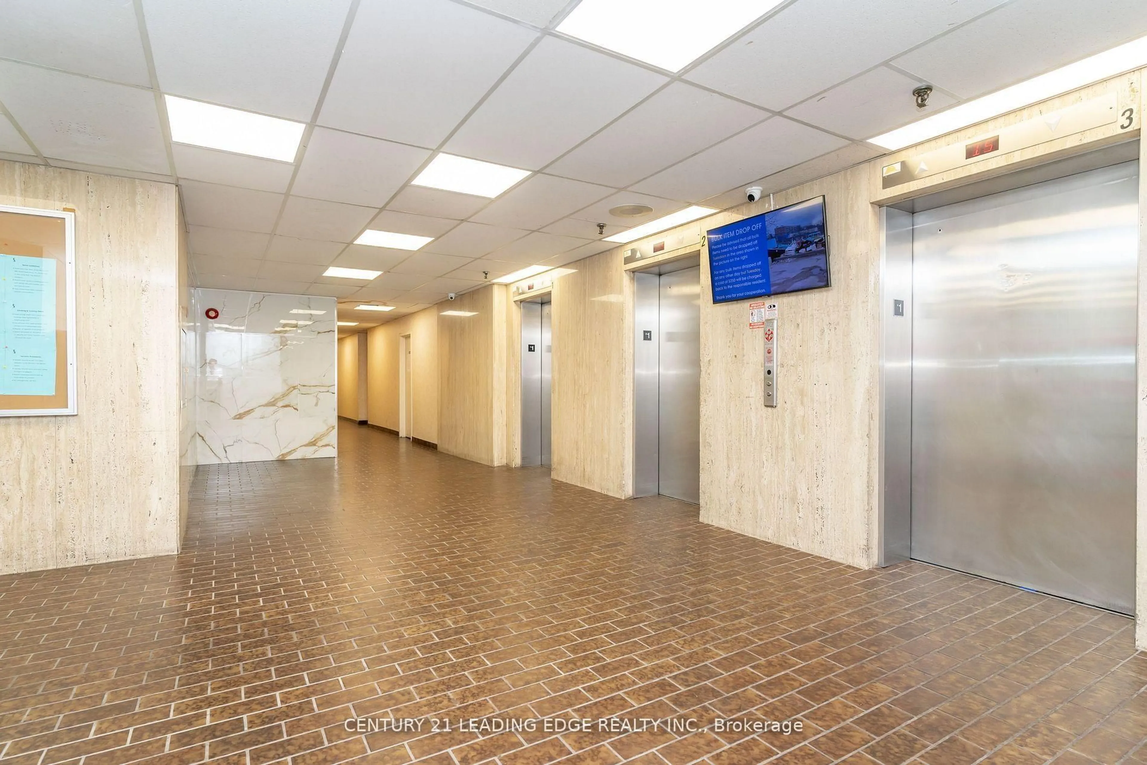 Indoor foyer for 45 Sunrise Ave #1702, Toronto Ontario M4A 2S3