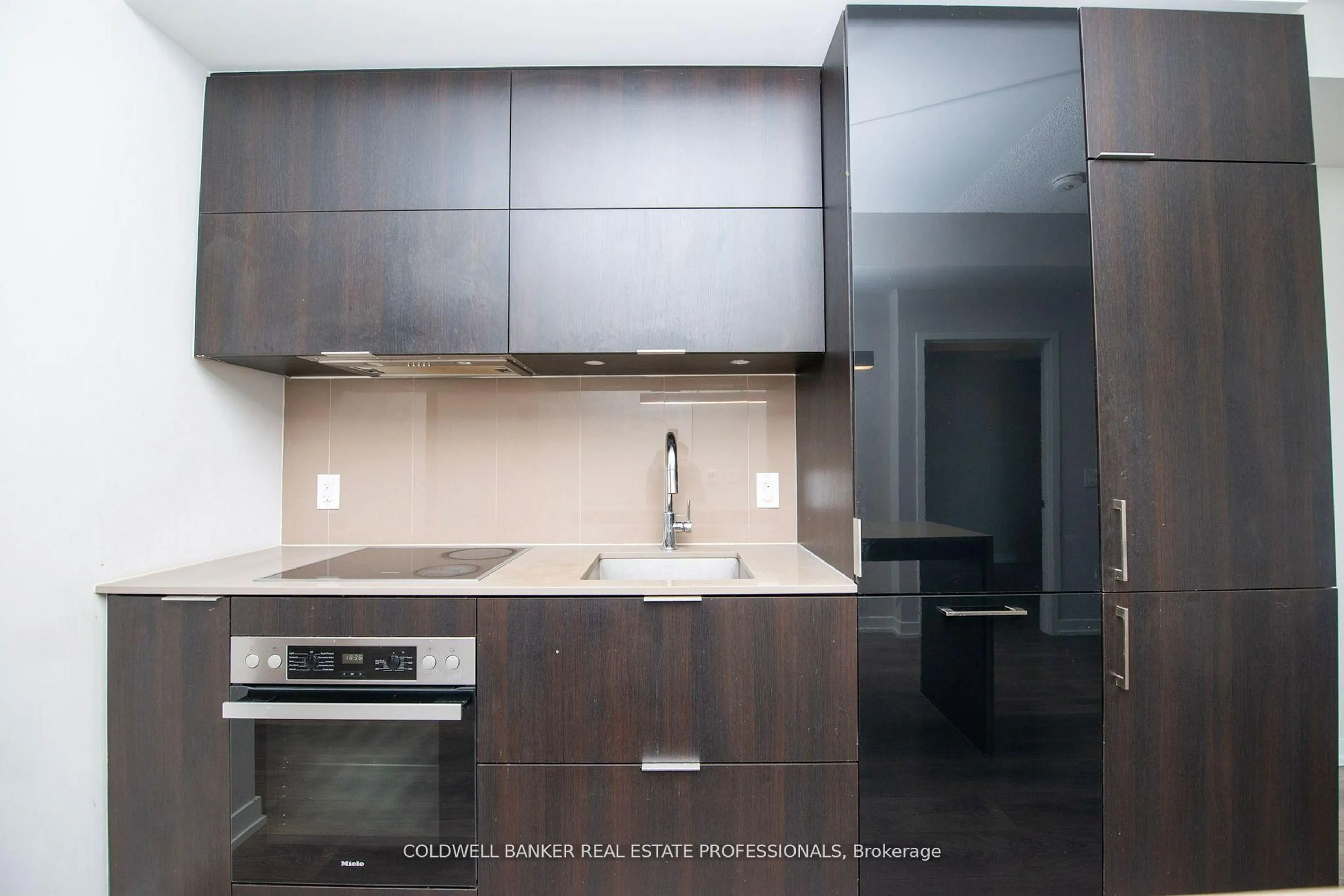 Standard kitchen, unknown for 15 Lower Jarvis St #917, Toronto Ontario M5E 1R7