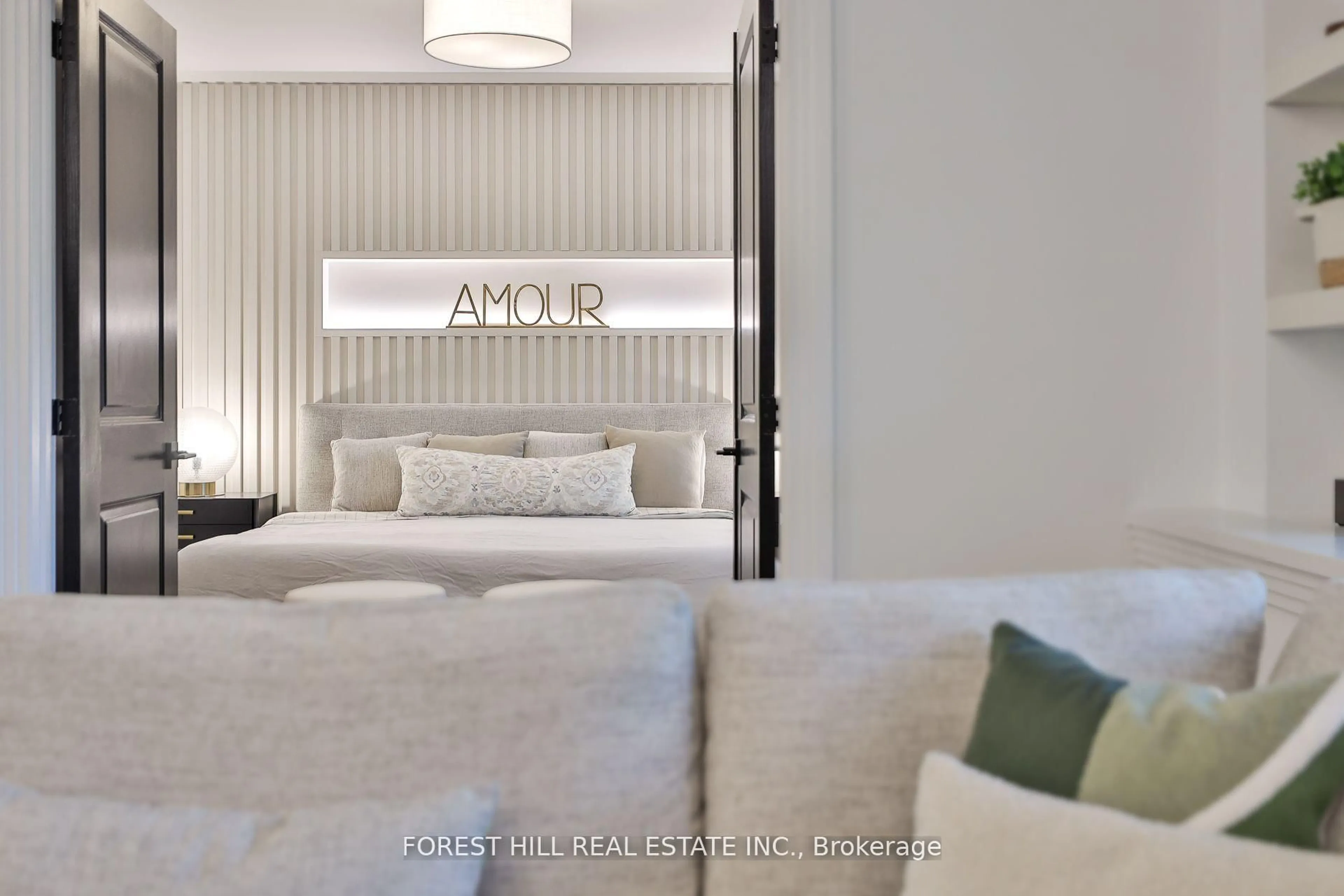 Unknown for 1 Benvenuto Pl #129, Toronto Ontario M4V 2L1