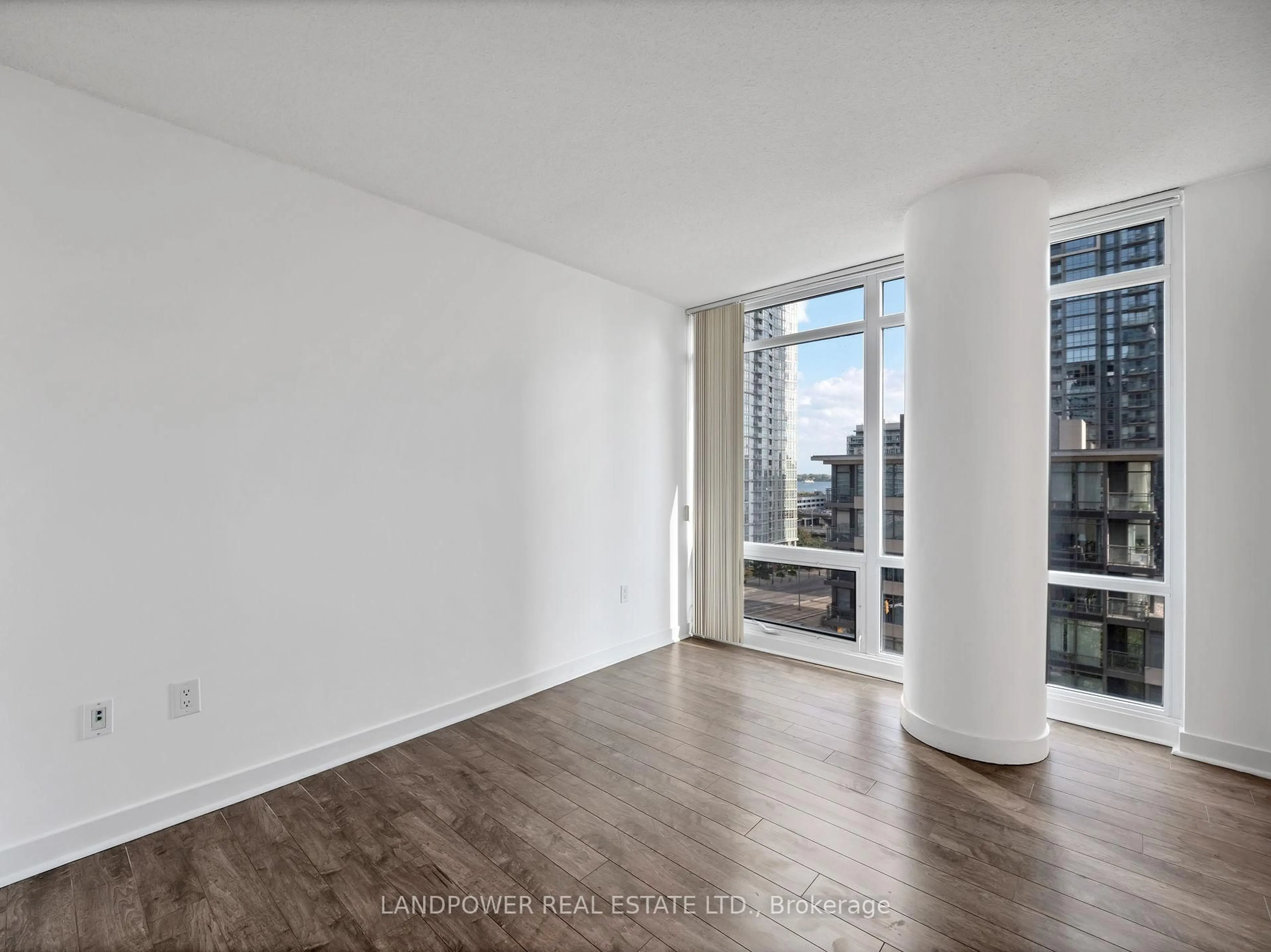 A pic of a room for 4K Spadina Ave #720, Toronto Ontario M5V 3Y9