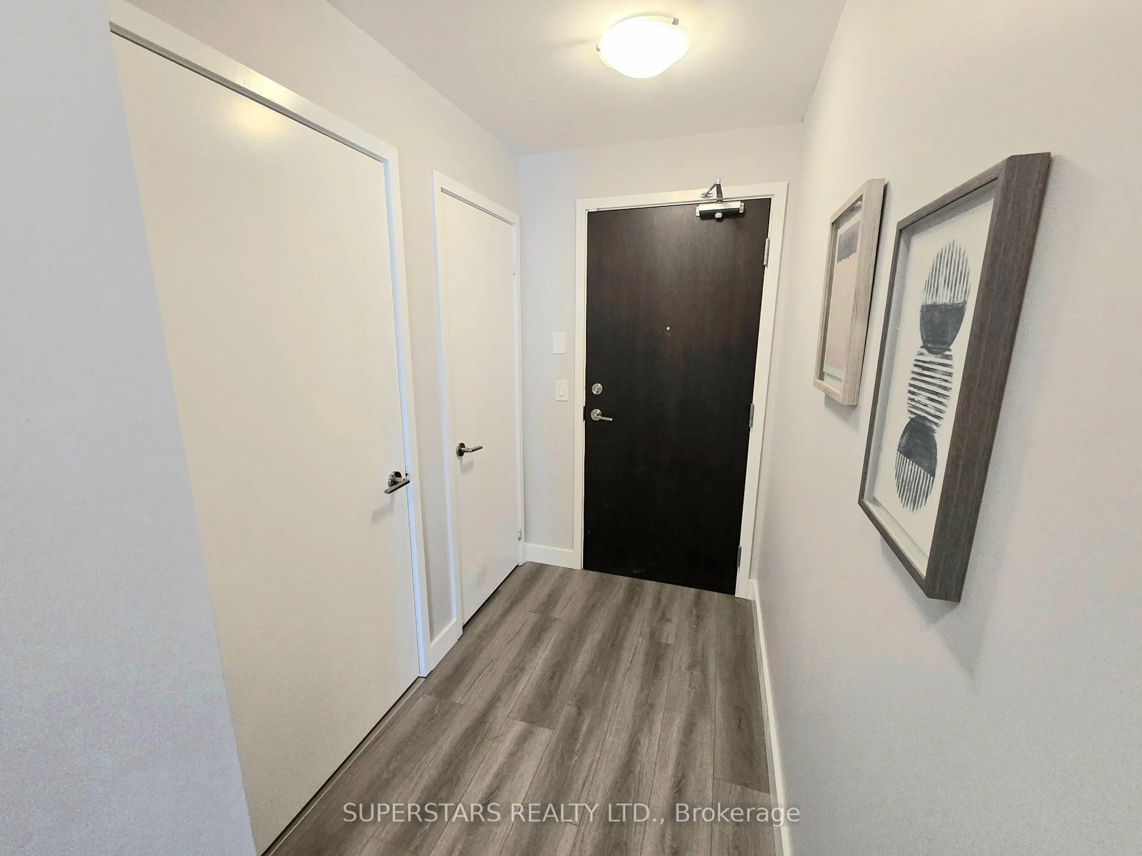Indoor entryway for 200 Sackville St #614, Toronto Ontario M5A 0C4