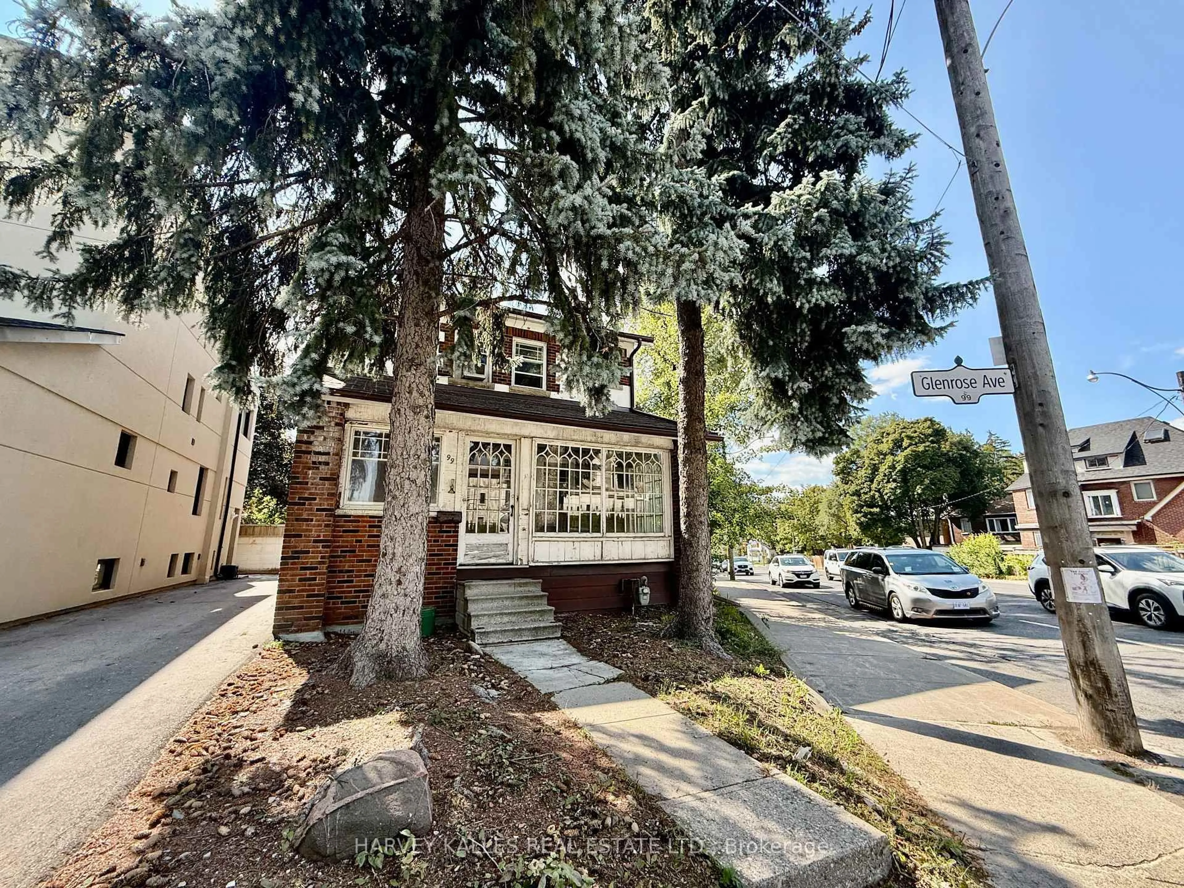 A pic from outside/outdoor area/front of a property/back of a property/a pic from drone, street for 99 Glenrose Ave, Toronto Ontario M4T 1K7