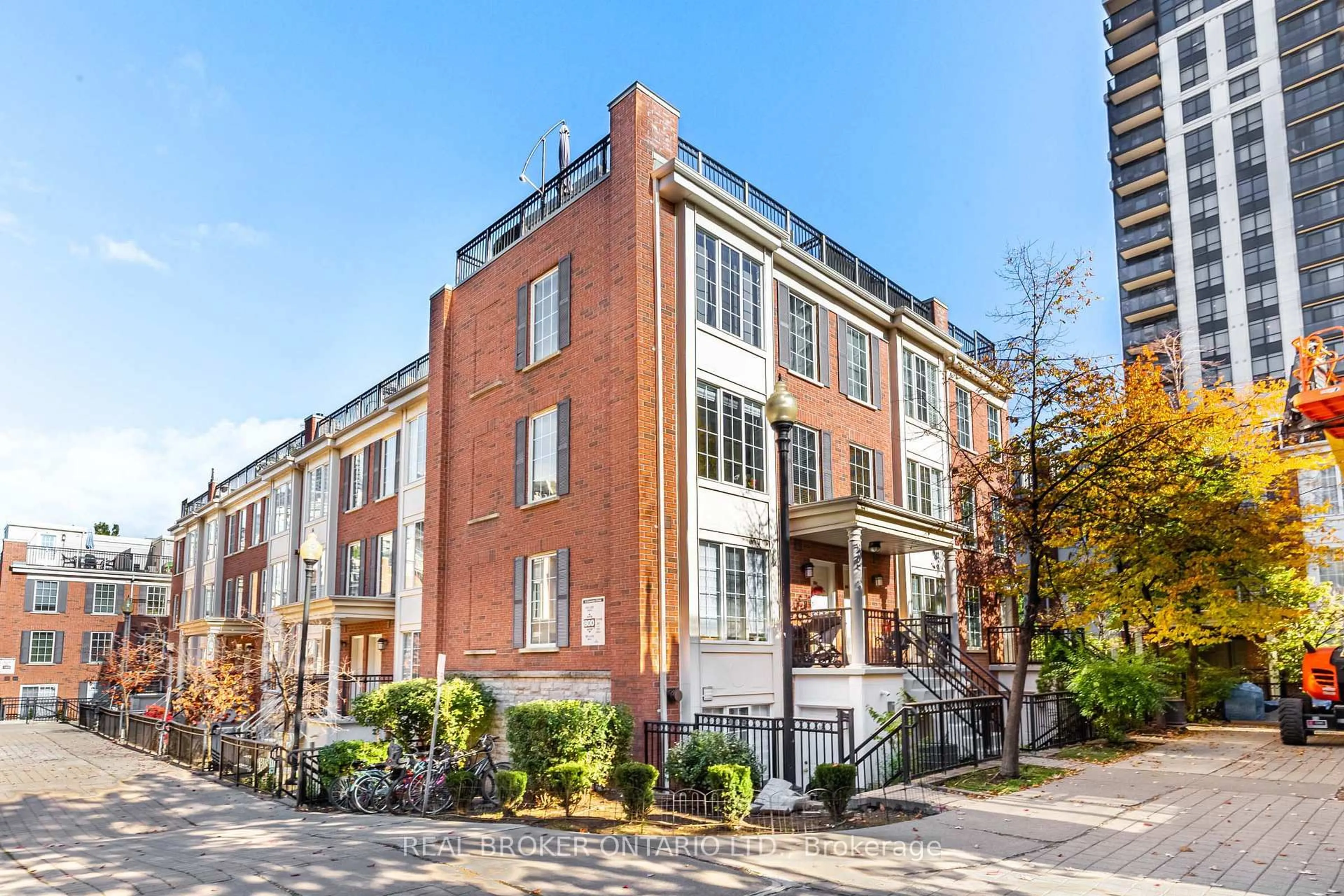 Home with brick exterior material, building for 5 Everson Dr #822, Toronto Ontario M2N 7C3