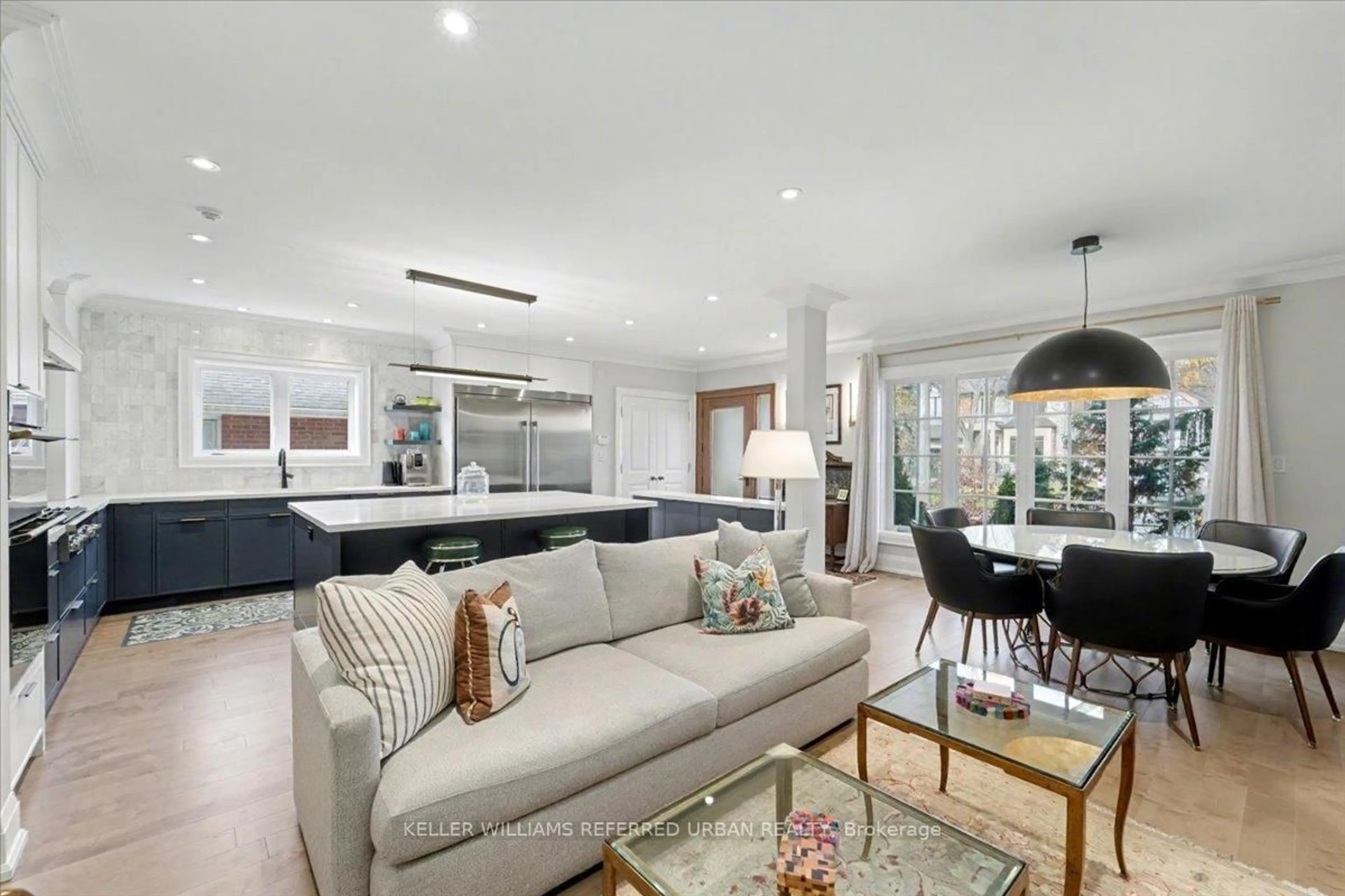 Living room with furniture, unknown for 235 Betty Ann Dr, Toronto Ontario M2R 1A6