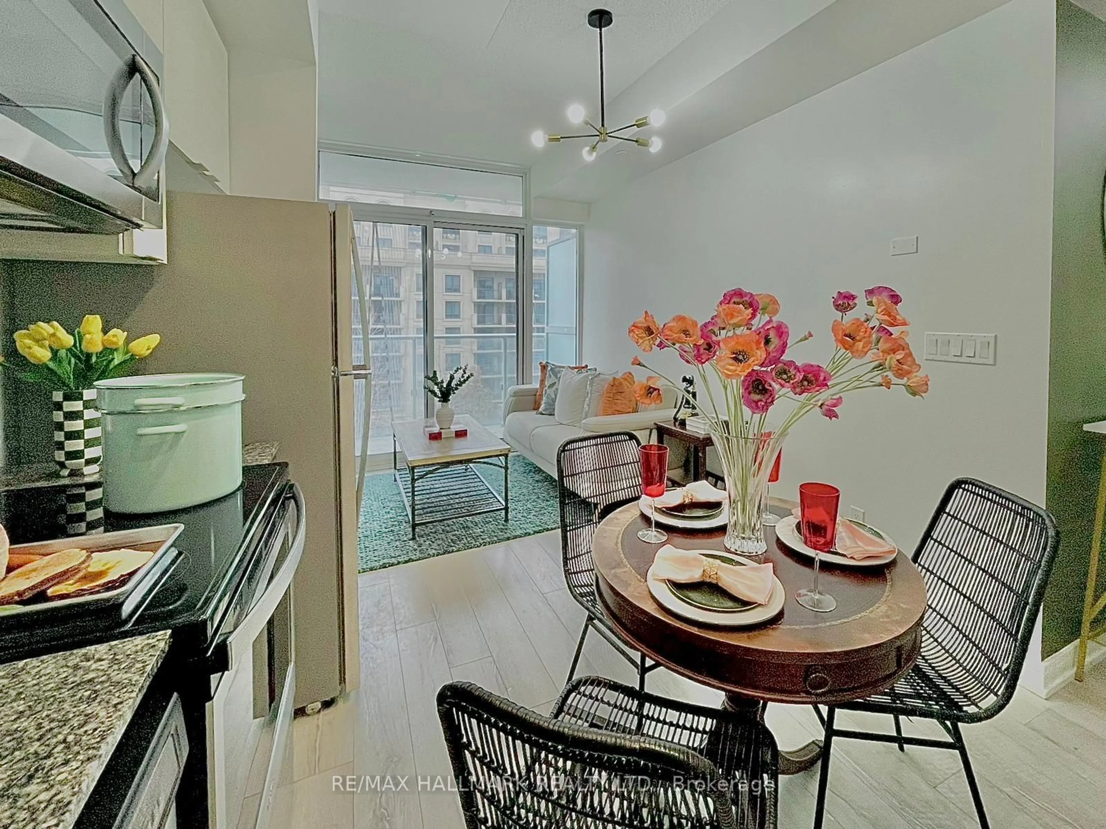 Dining room, ceramic/tile floor for 621 Sheppard Ave #619, Toronto Ontario M2K 1B5