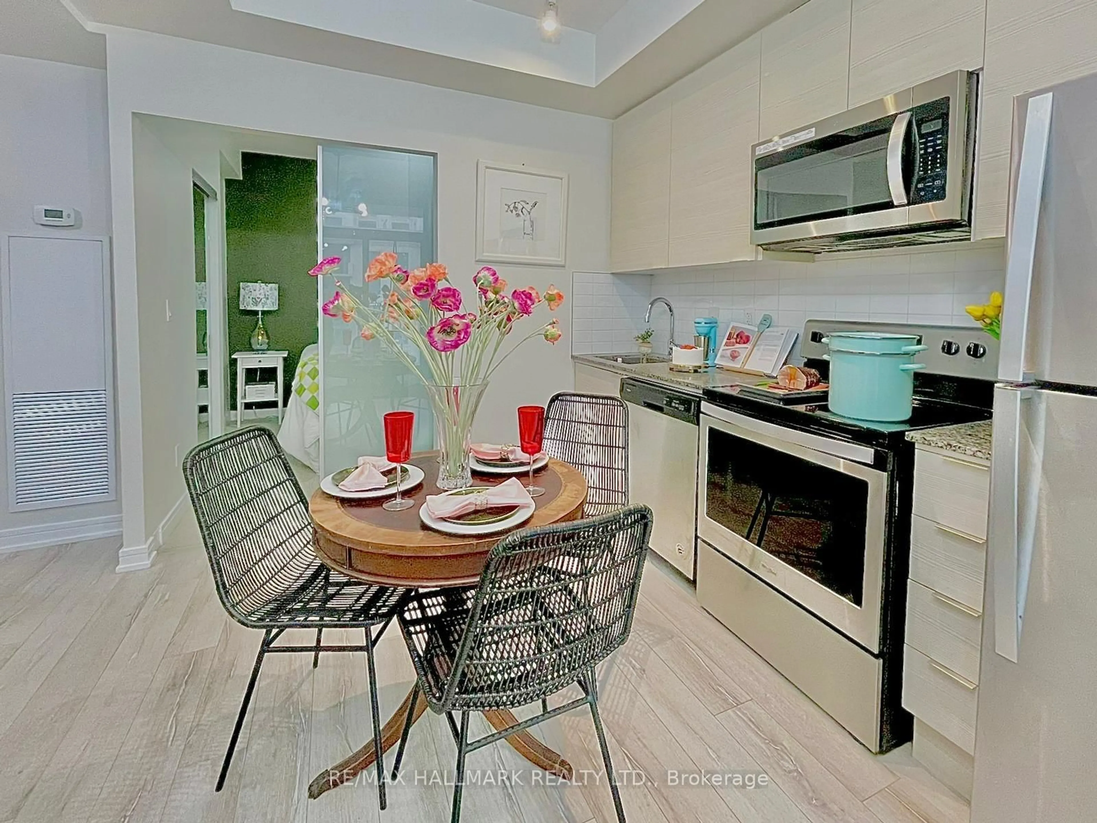 Unknown for 621 Sheppard Ave #619, Toronto Ontario M2K 1B5