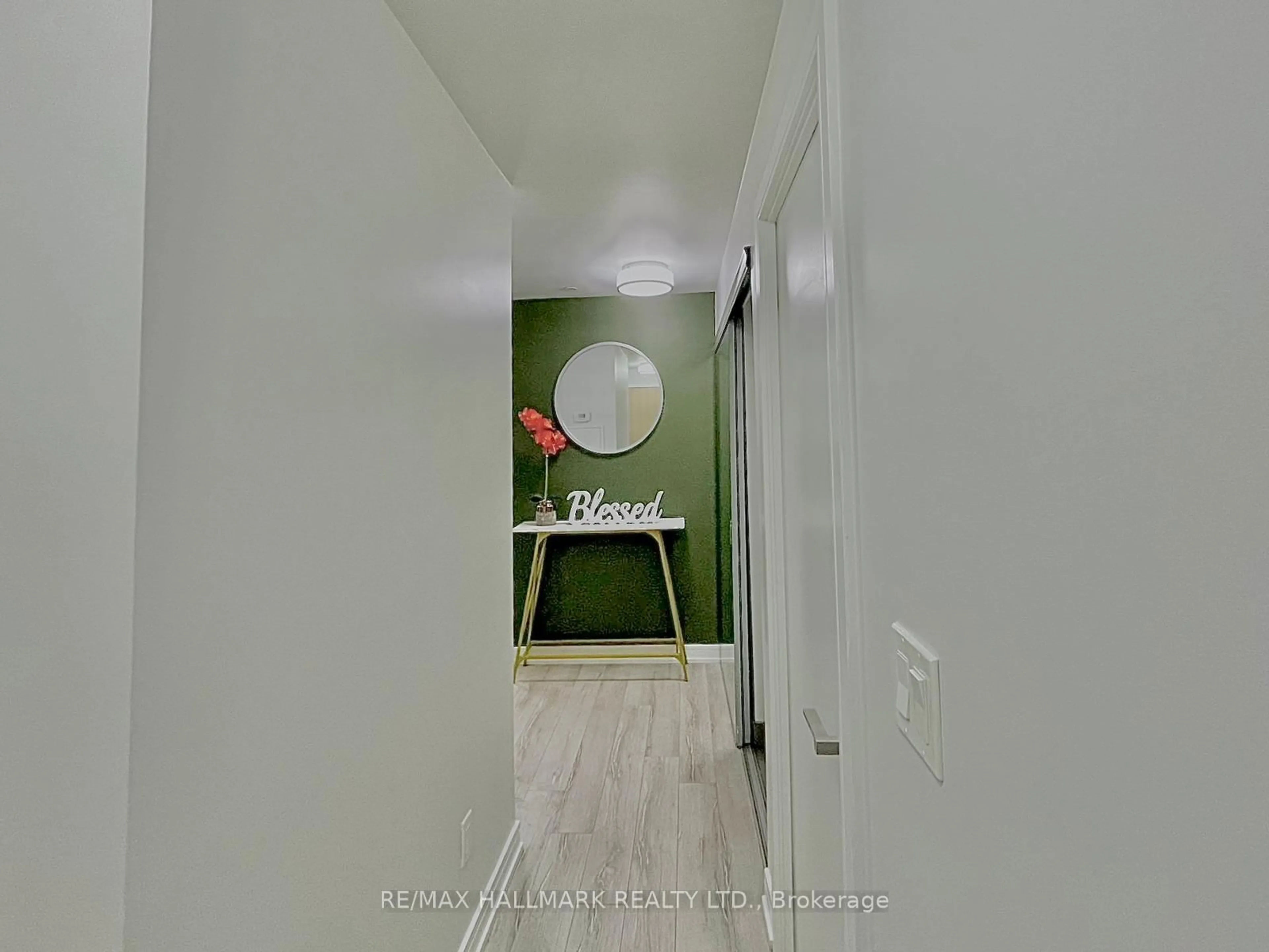 Indoor entryway for 621 Sheppard Ave #619, Toronto Ontario M2K 1B5