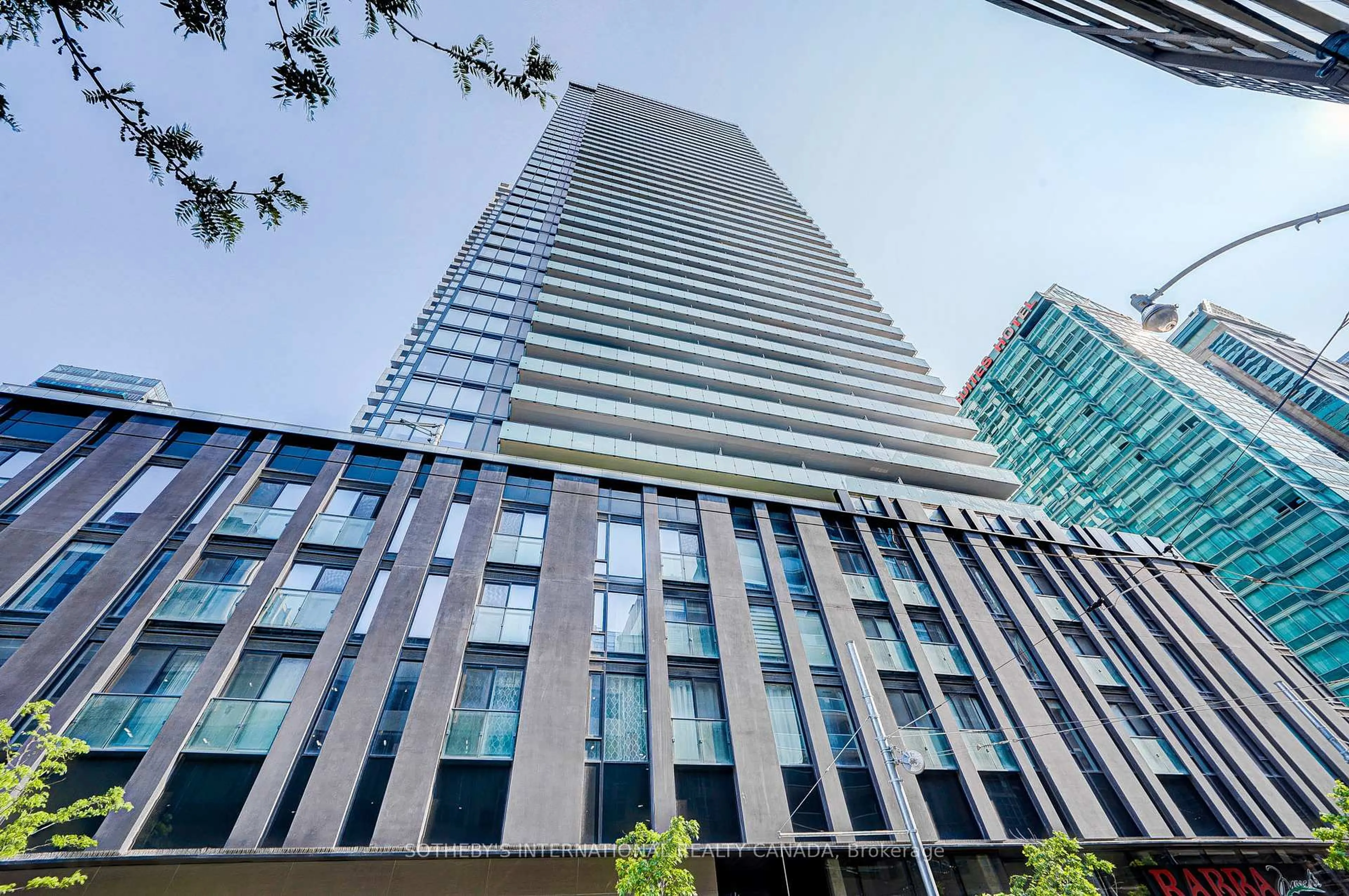 Unknown for 25 Richmond St #402, Toronto Ontario M5C 0A6