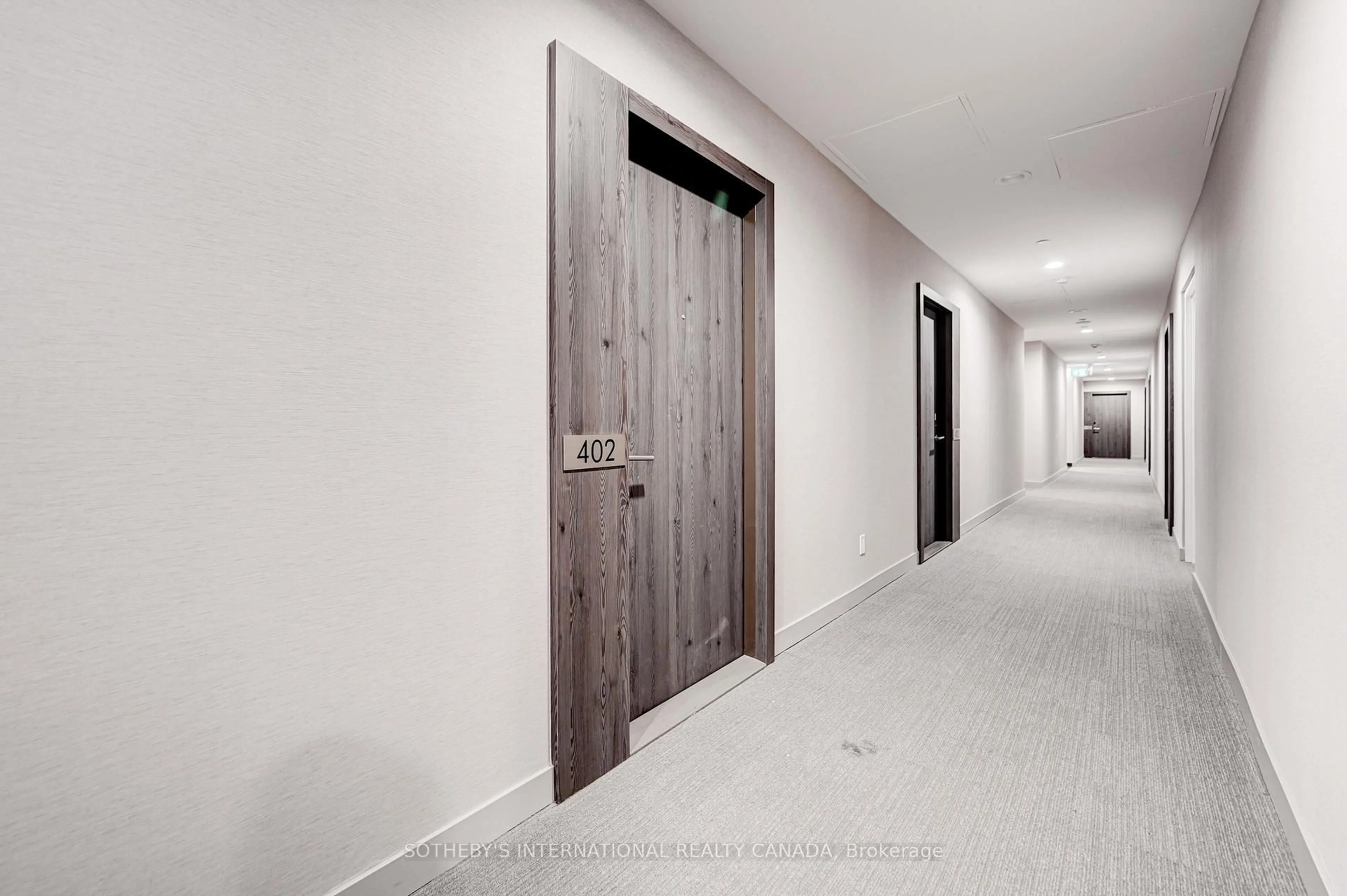 Indoor foyer for 25 Richmond St #402, Toronto Ontario M5C 0A6