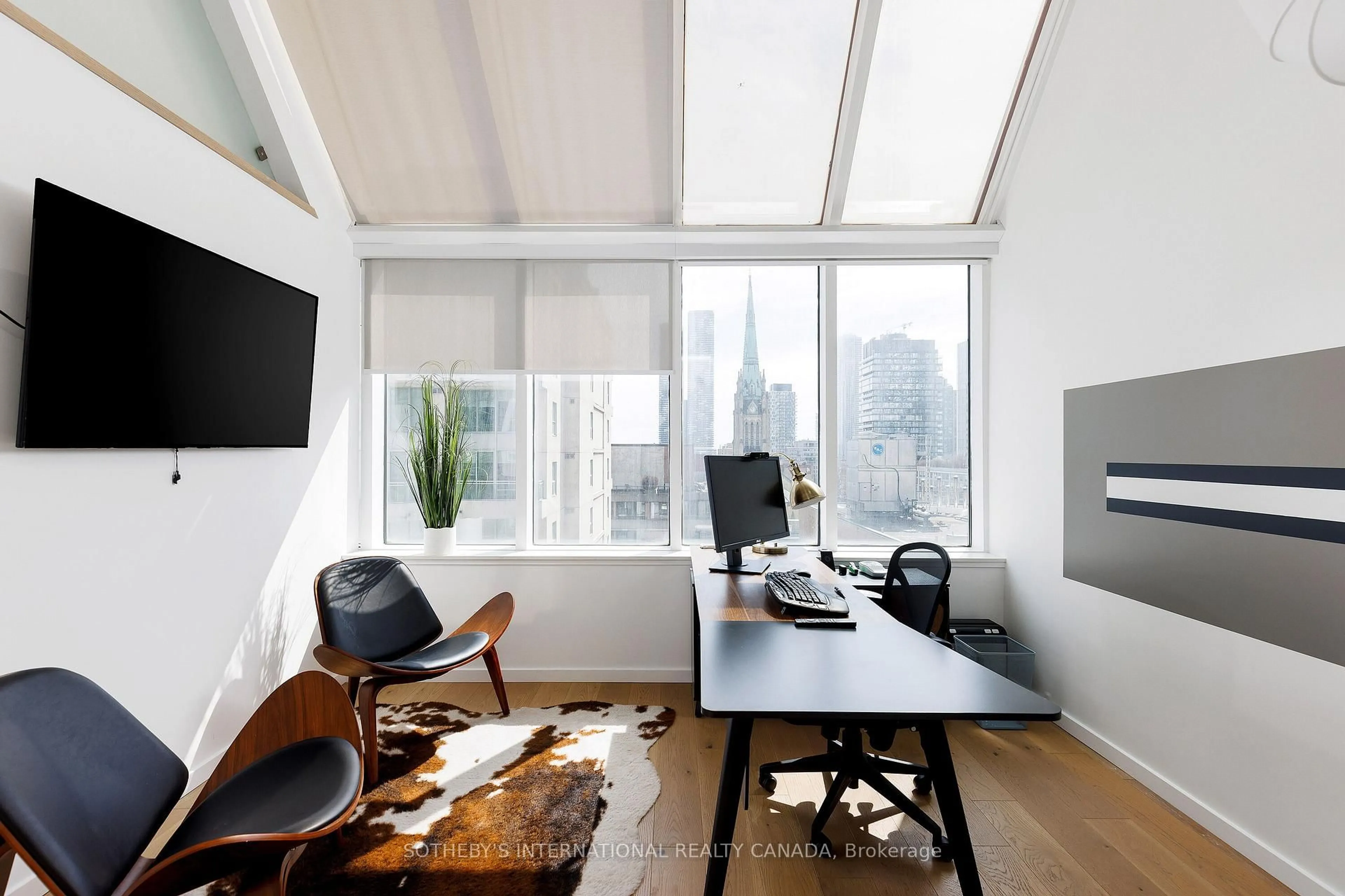 A pic of a room for 82 Lombard St #PH 912, Toronto Ontario M5C 2S8