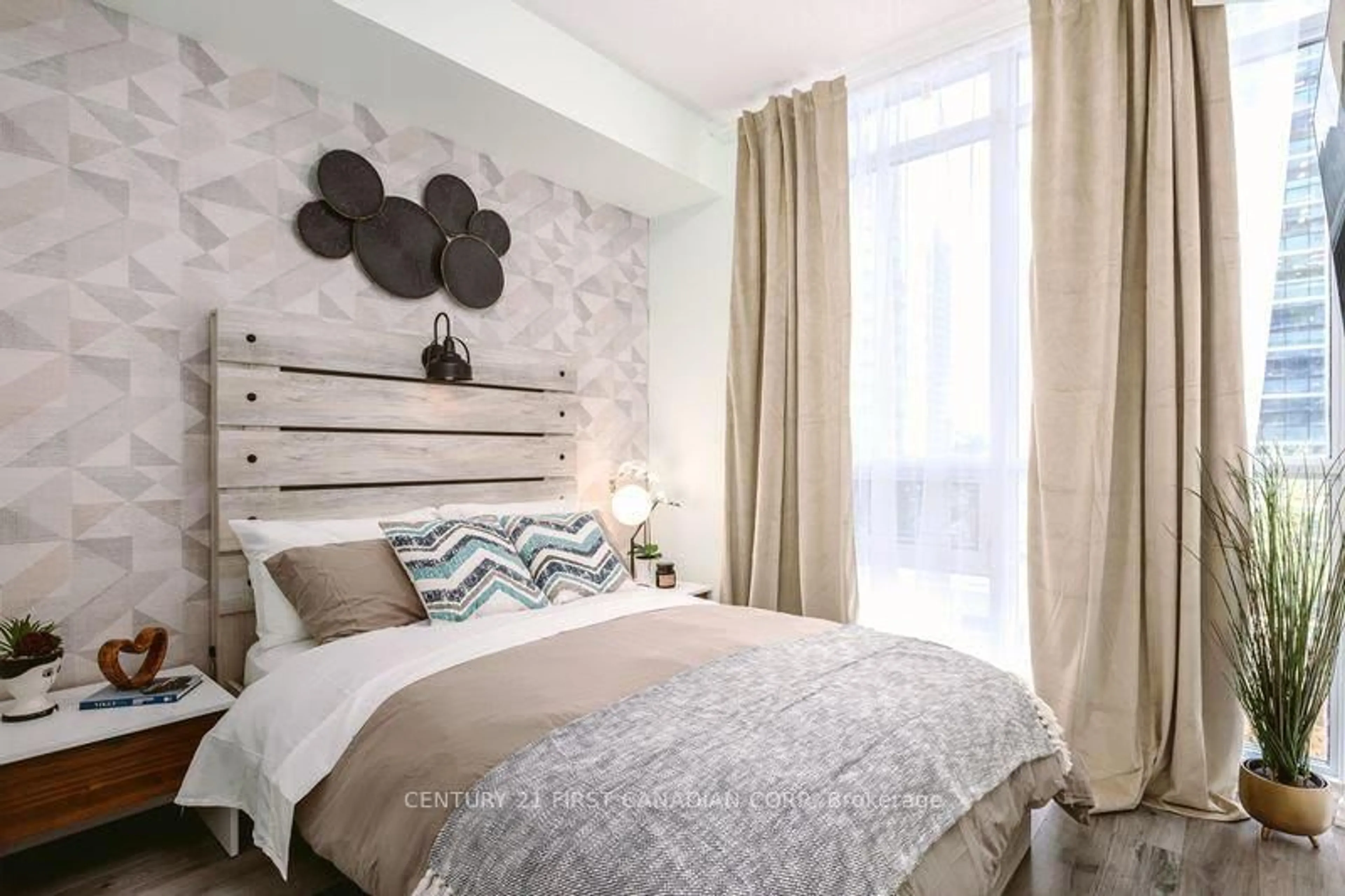 Bedroom with bed, unknown for 65 Bremner Blvd, Toronto Ontario M5J 0A7