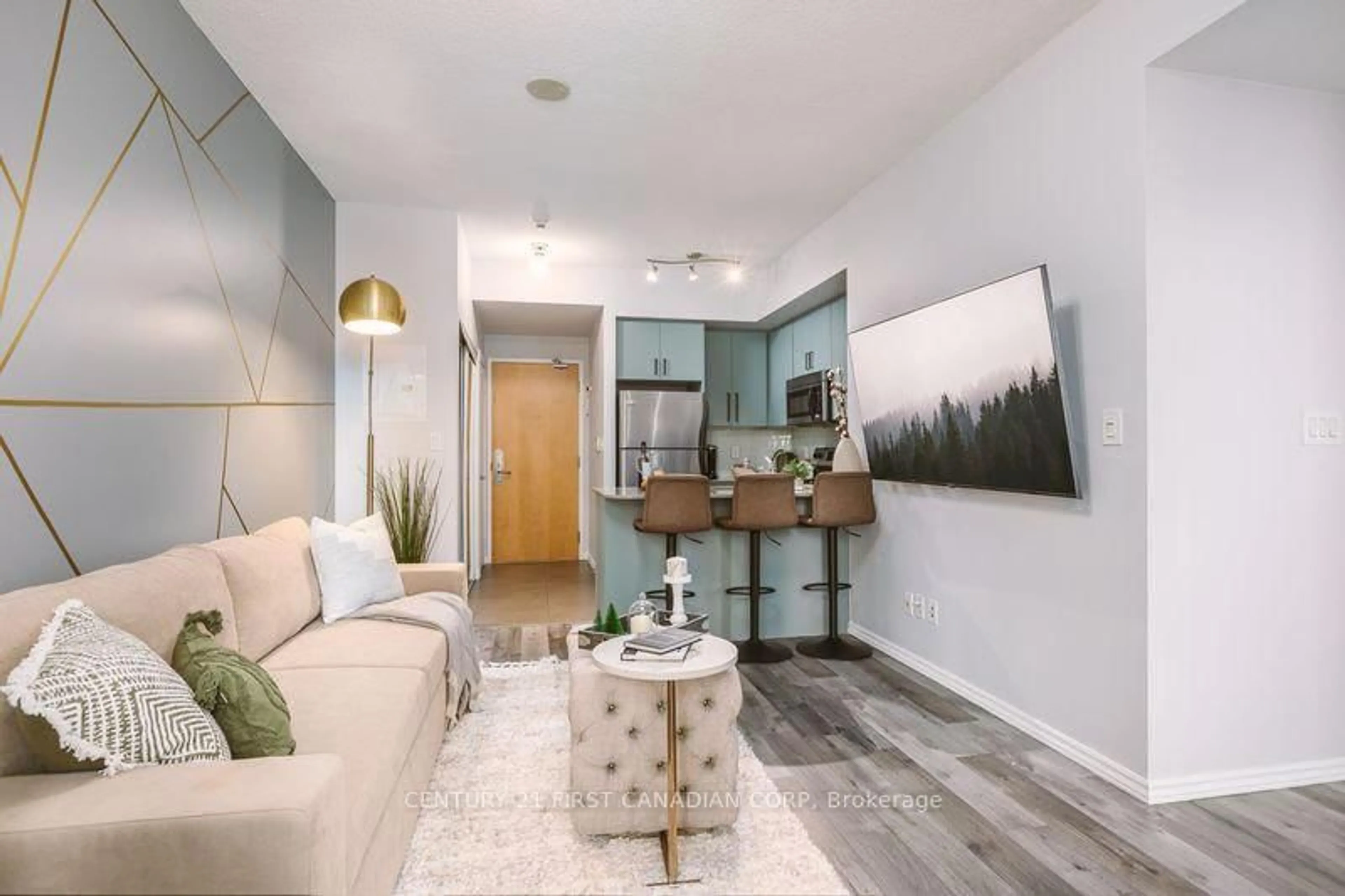 Living room with furniture, unknown for 65 Bremner Blvd, Toronto Ontario M5J 0A7