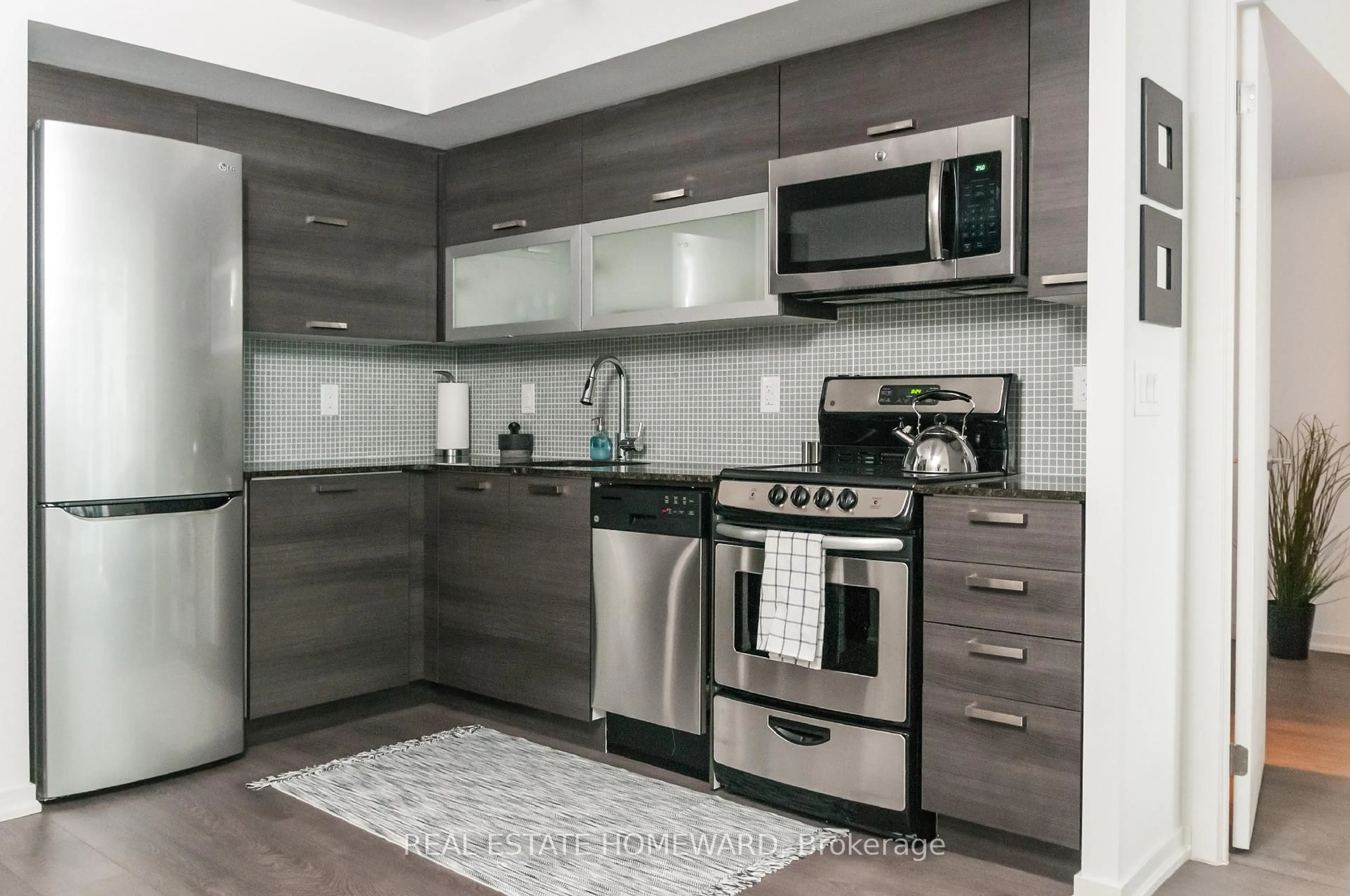 Contemporary kitchen, unknown for 36 Lisgar St #1812, Toronto Ontario M6J 0C7