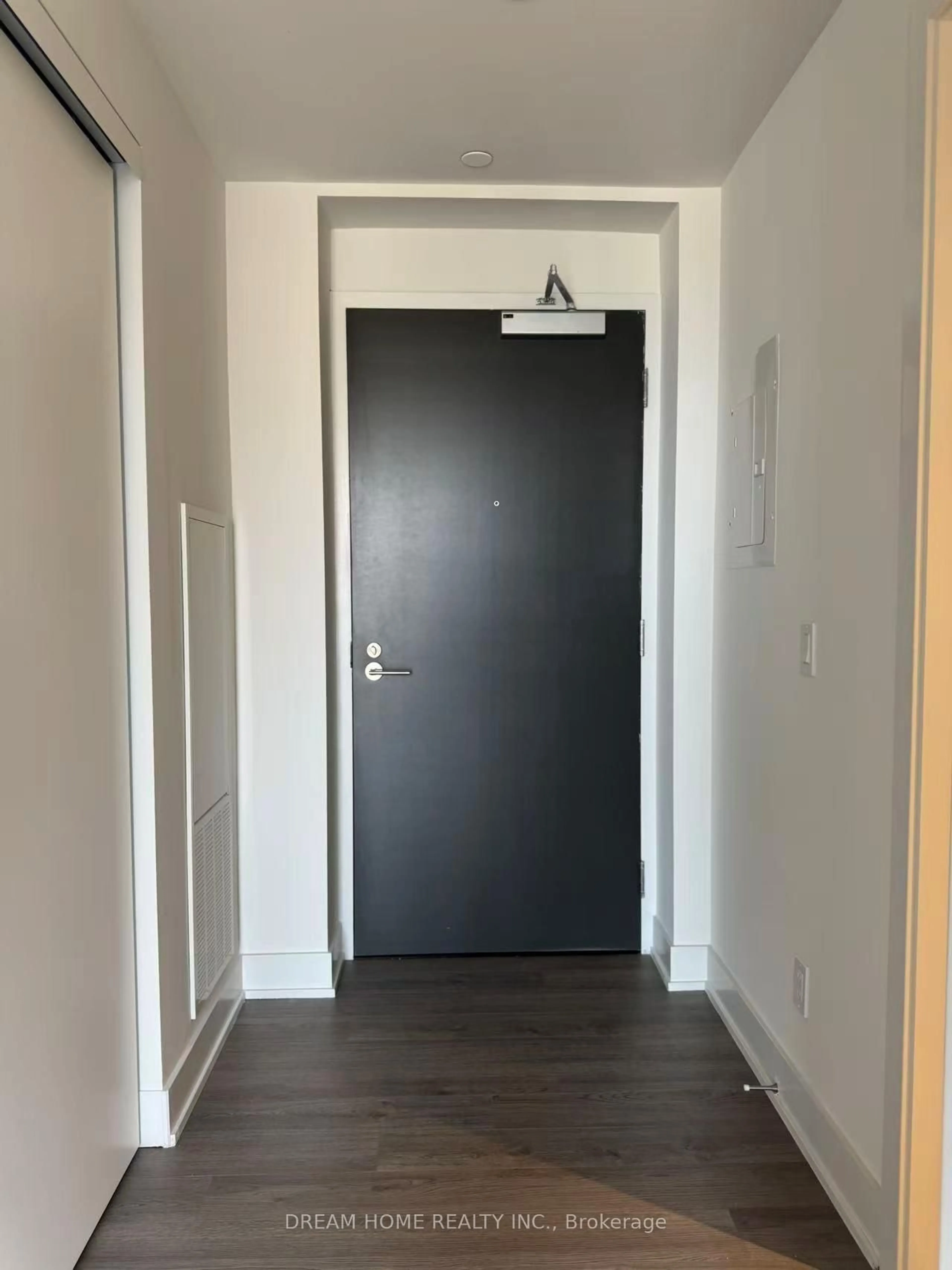 Unknown for 8 Cumberland St #2002, Toronto Ontario M4W 0B6