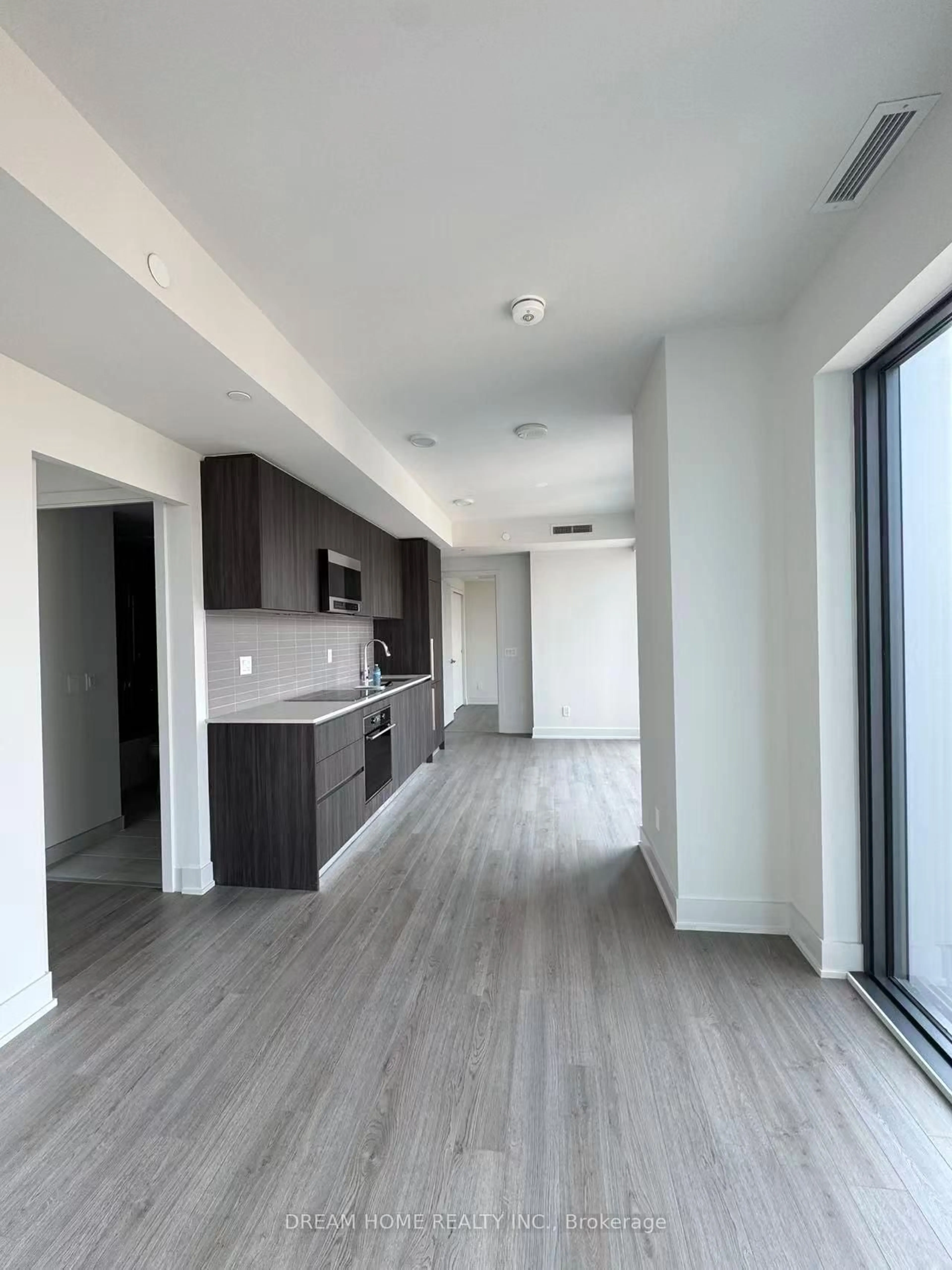 A pic of a room for 8 Cumberland St #2002, Toronto Ontario M4W 0B6