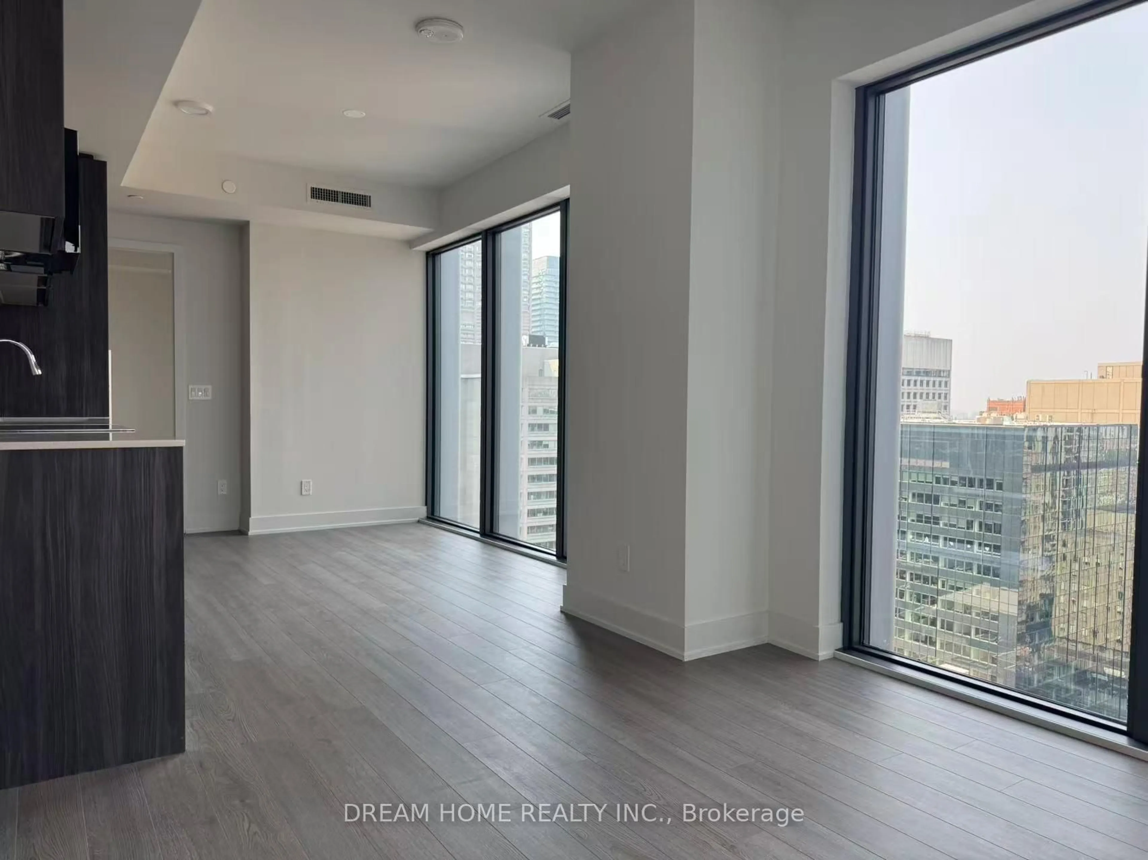 A pic of a room for 8 Cumberland St #2002, Toronto Ontario M4W 0B6