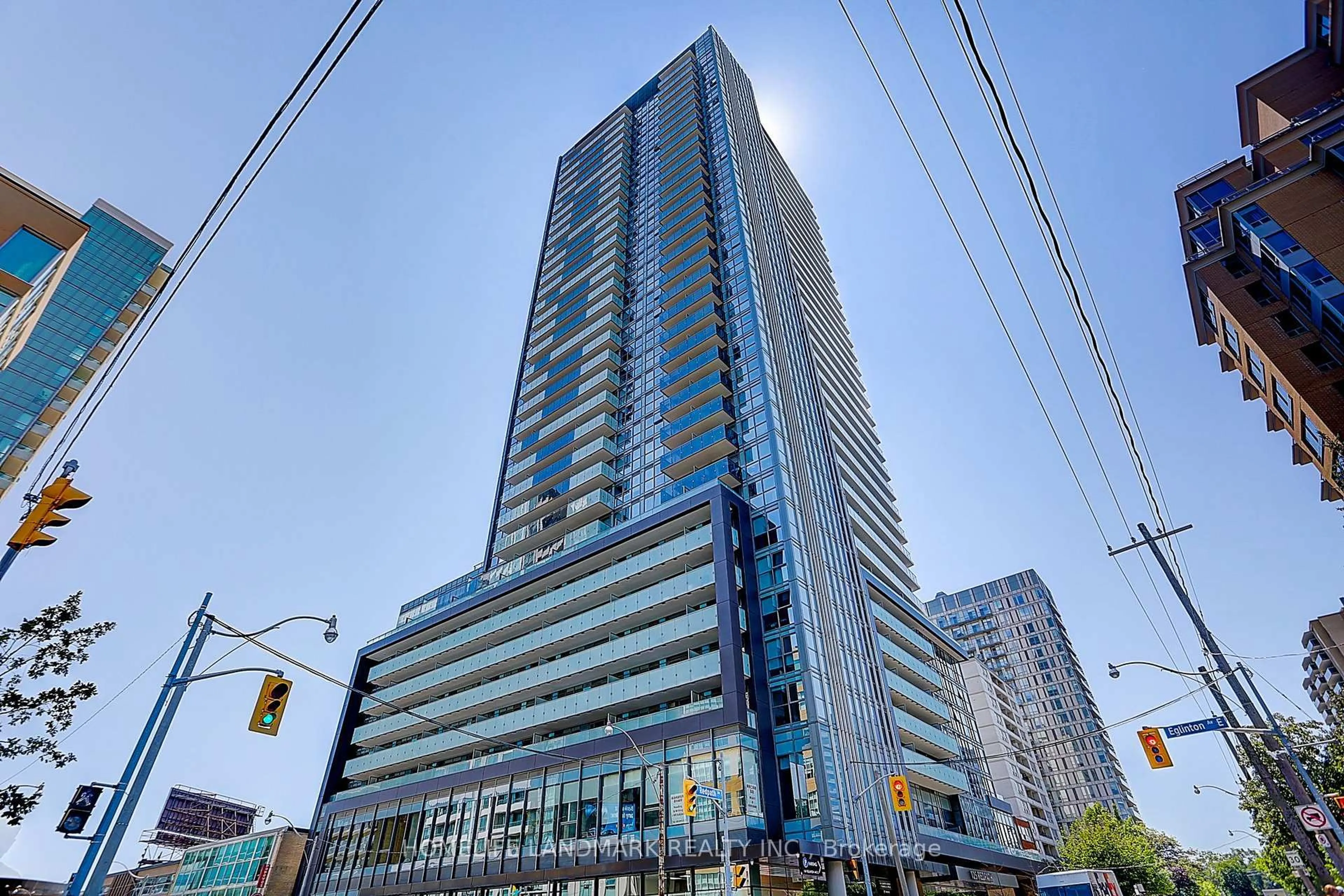 Indoor foyer for 125 Redpath Ave #601, Toronto Ontario M4S 0B5