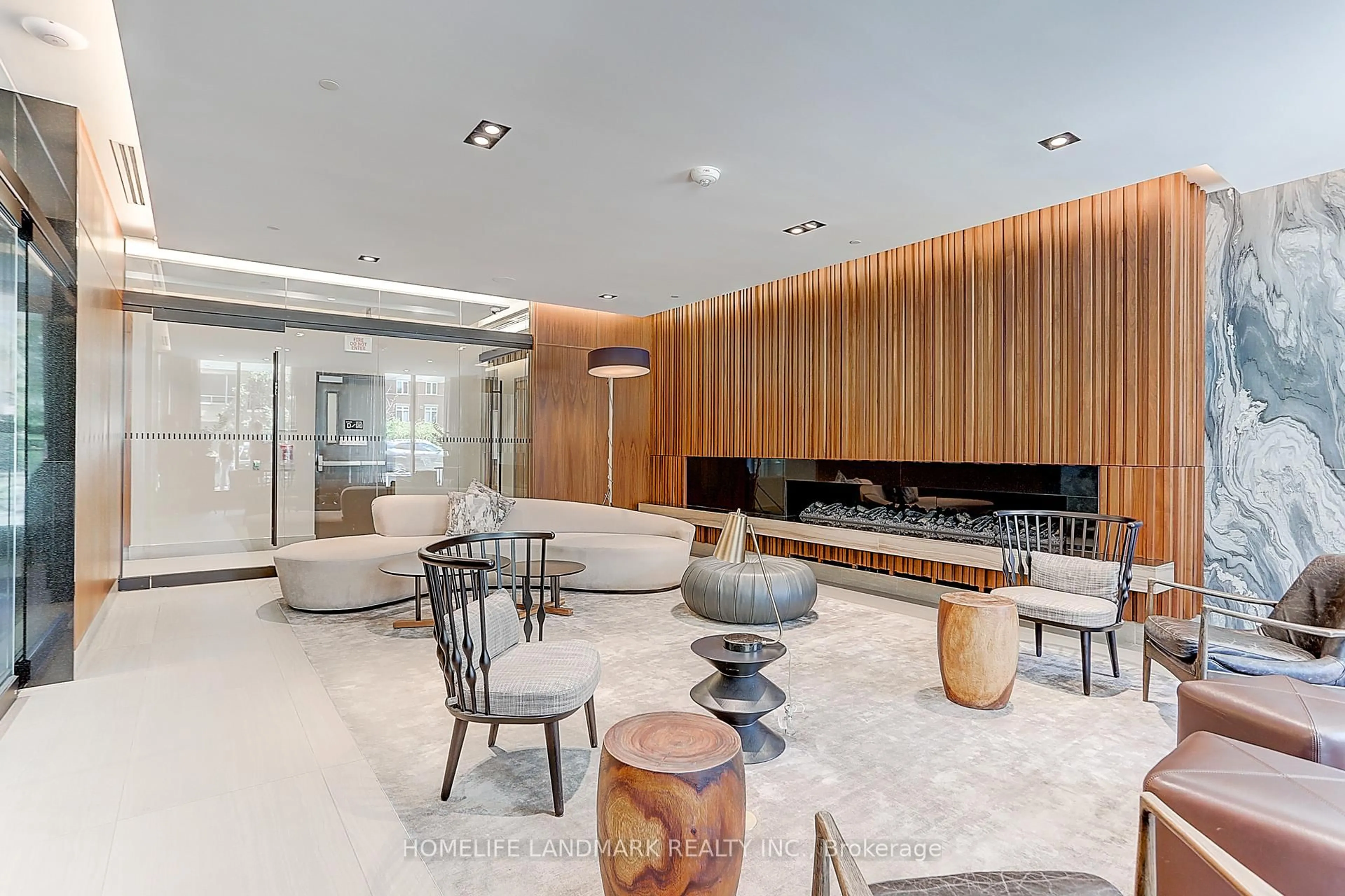 Lobby for 125 Redpath Ave #601, Toronto Ontario M4S 0B5