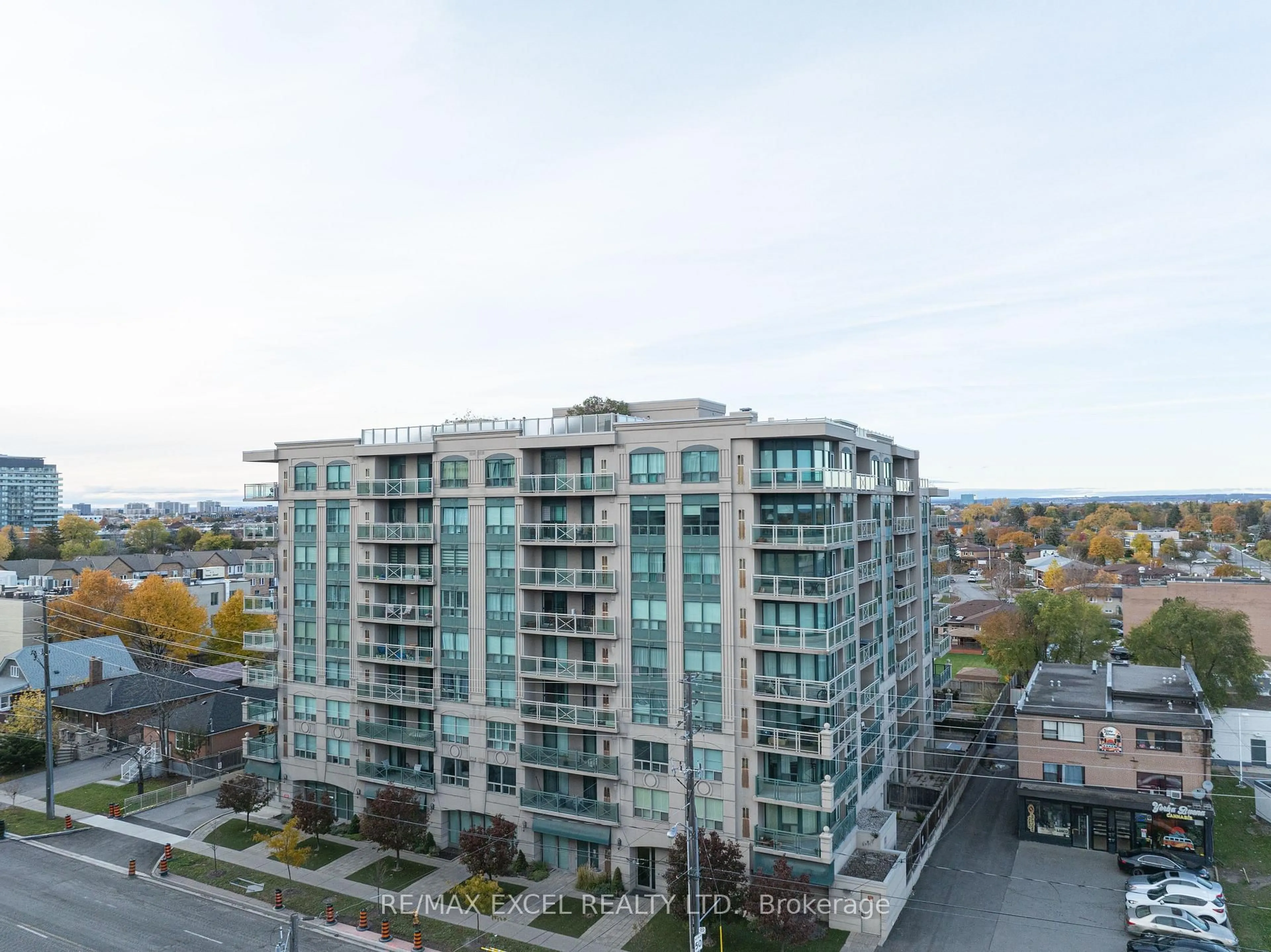 A pic from outside/outdoor area/front of a property/back of a property/a pic from drone, city buildings view from balcony for 920 Sheppard Ave #711, Toronto Ontario M3H 0A2