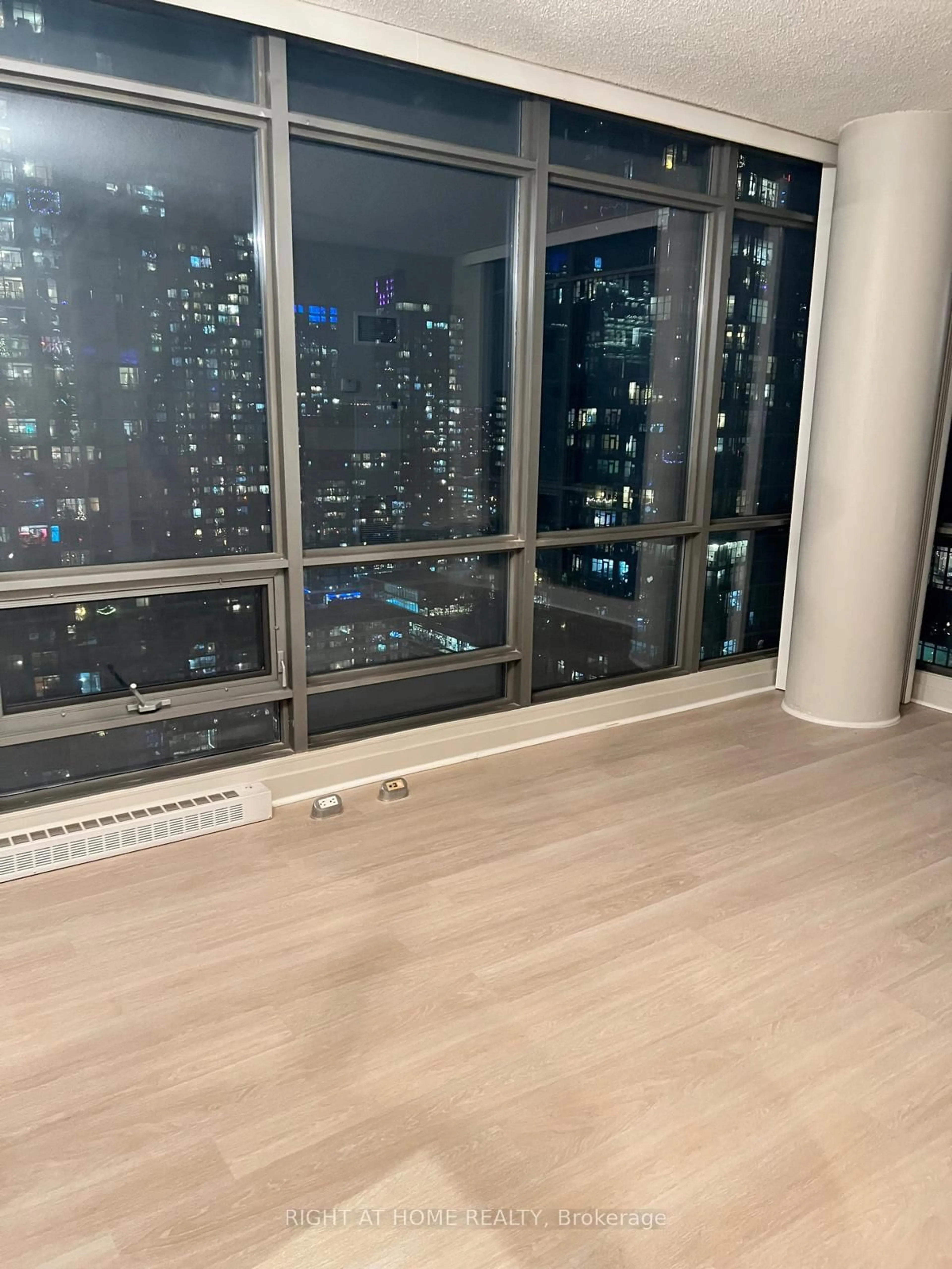 A pic of a room for 5 Mariner Terr #3007, Toronto Ontario M5V 3V6