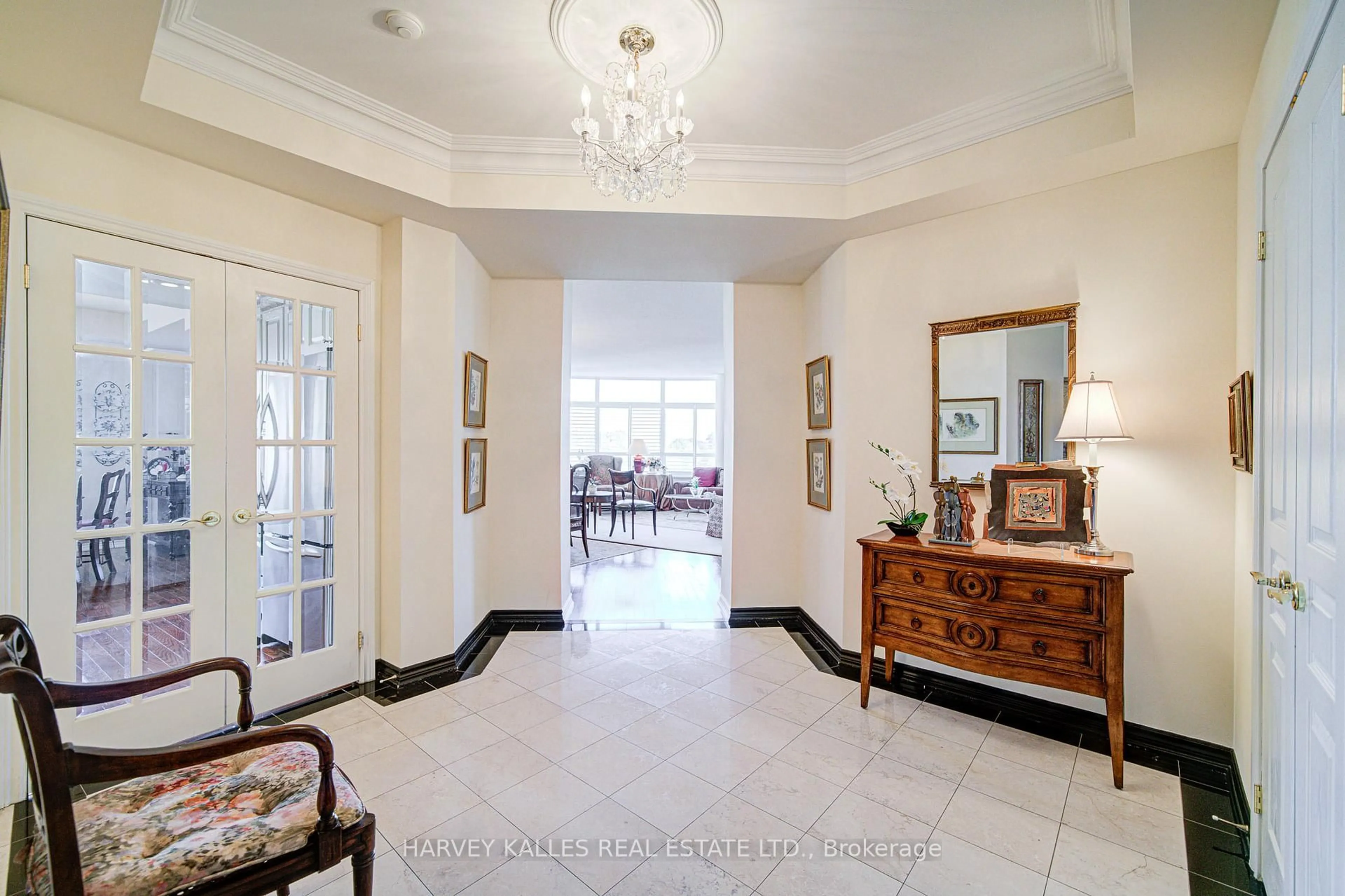 Indoor foyer for 1 Glen Park #404, Toronto Ontario M6B 4M5