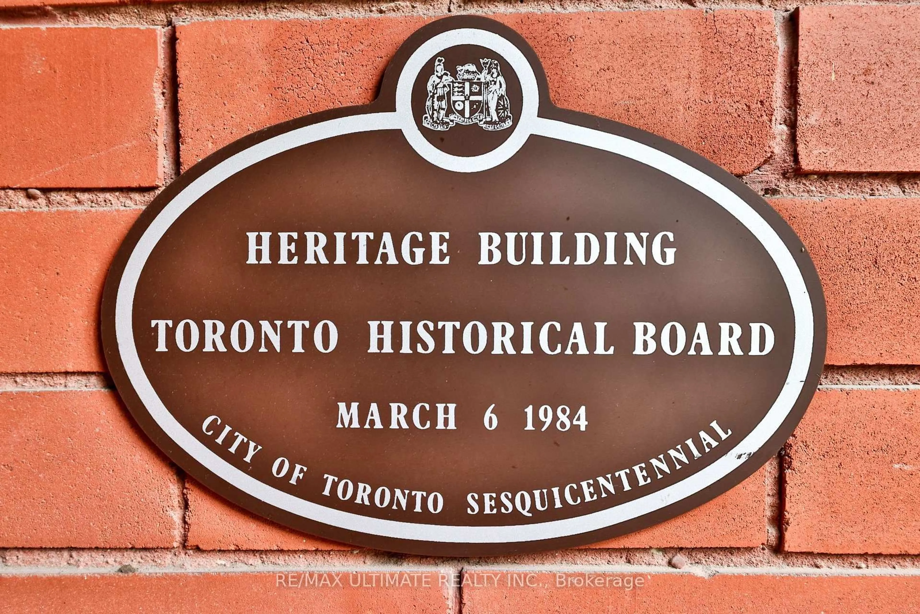 Unknown for 39 Macpherson Ave, Toronto Ontario M5R 1W7