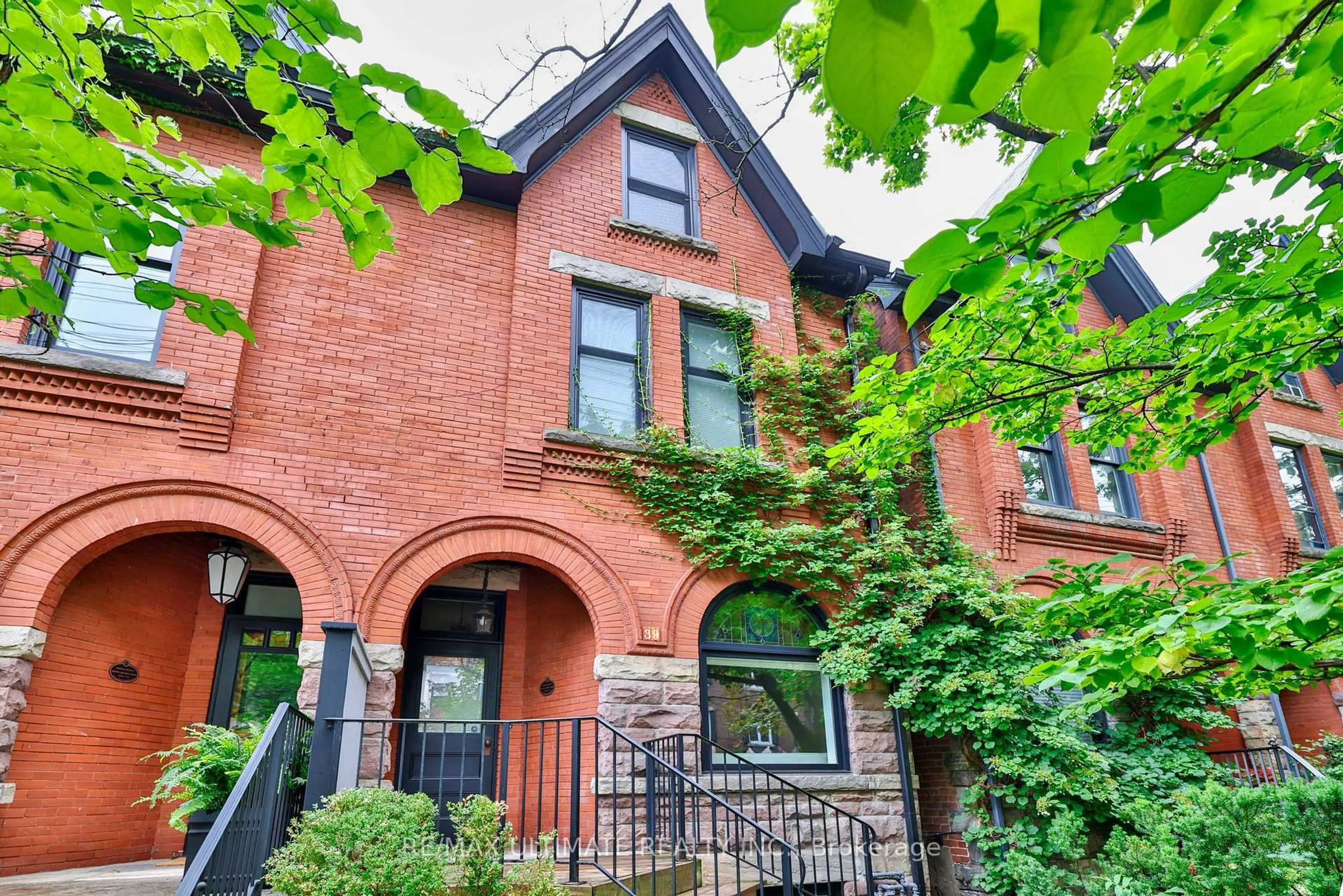 Home with brick exterior material, street for 39 Macpherson Ave, Toronto Ontario M5R 1W7