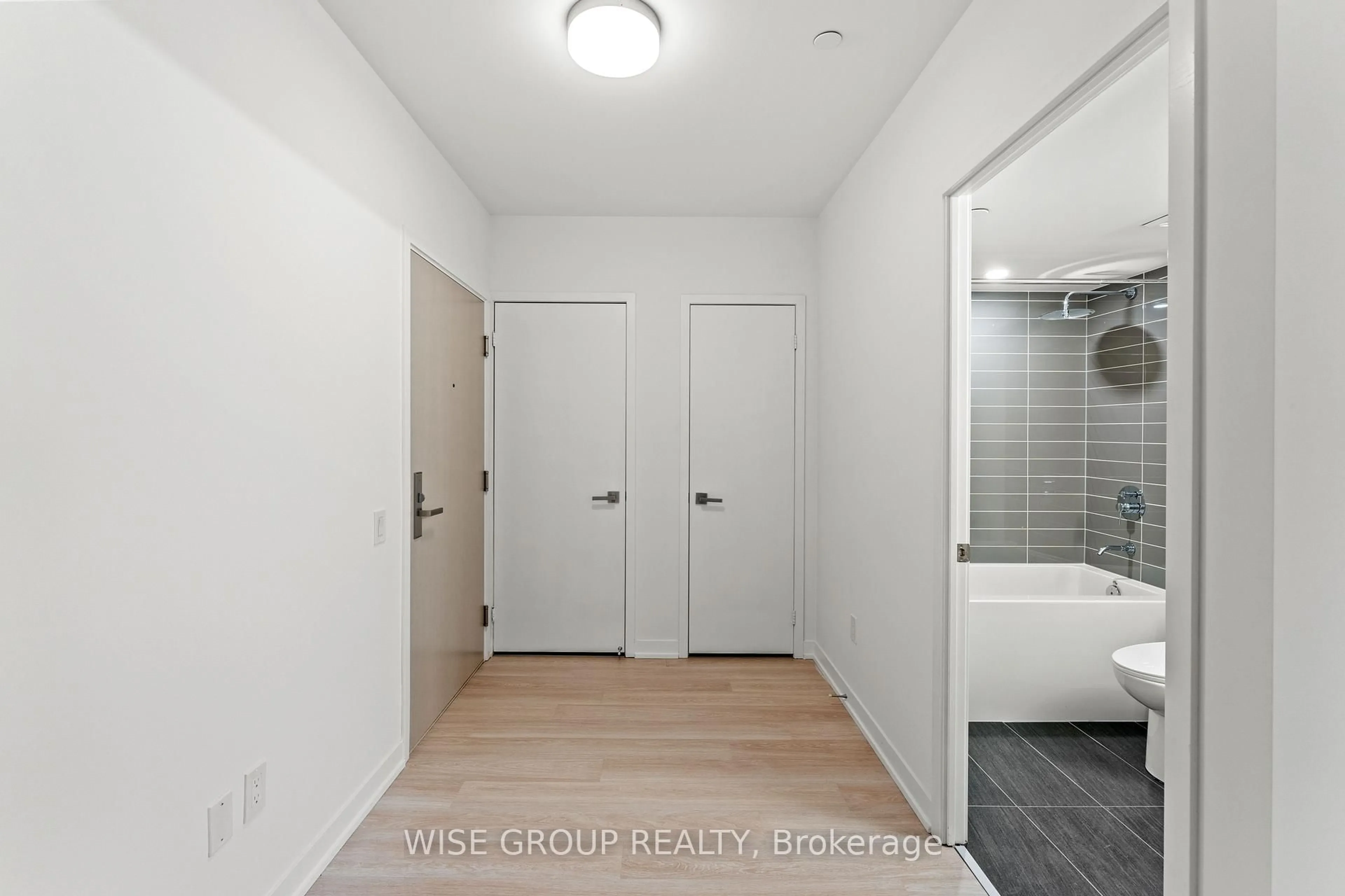 Indoor entryway for 500 Wilson Ave #1104, Toronto Ontario M3H 5Y9