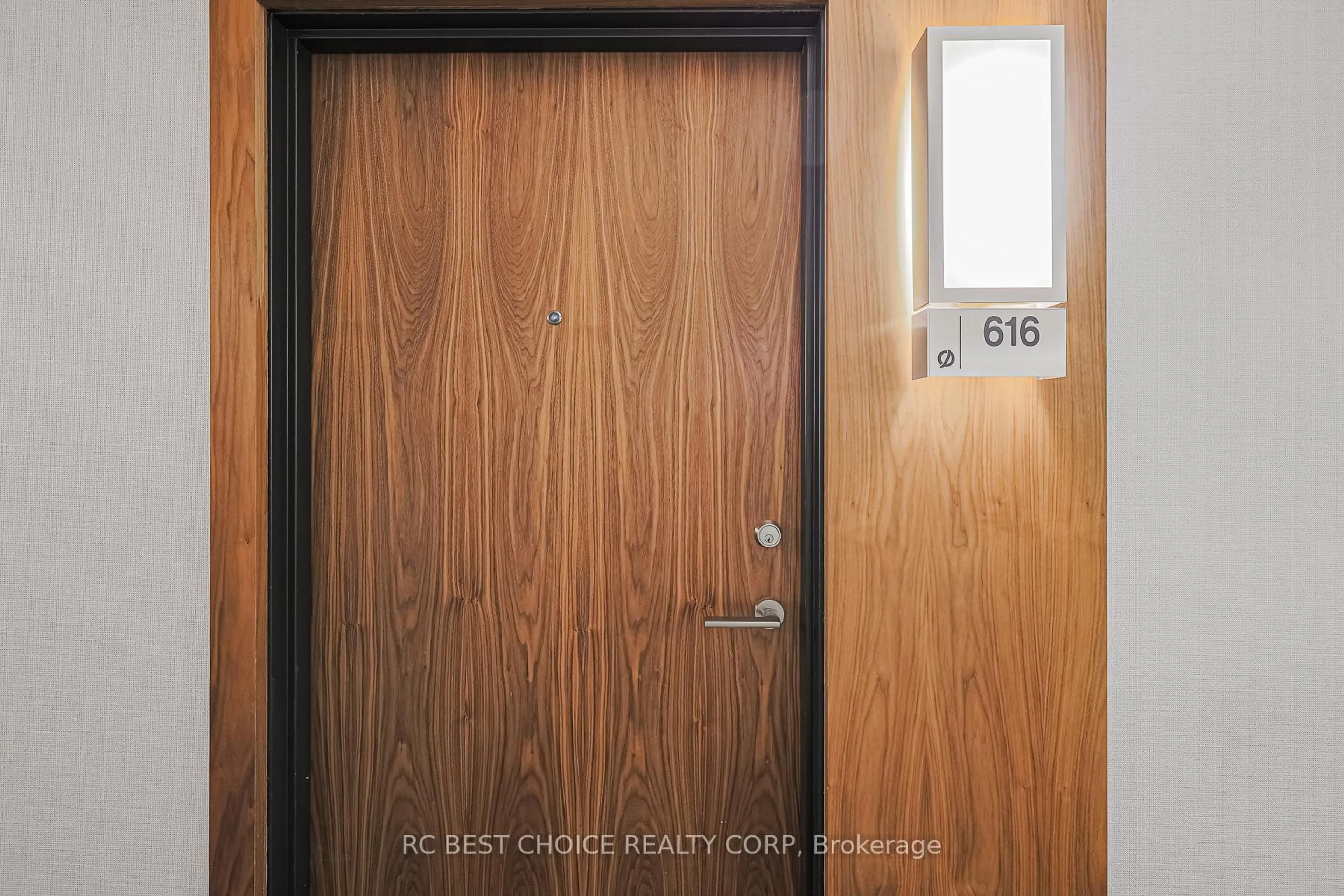 Indoor entryway for 75 Queens Wharf Rd #616, Toronto Ontario M5V 0J8