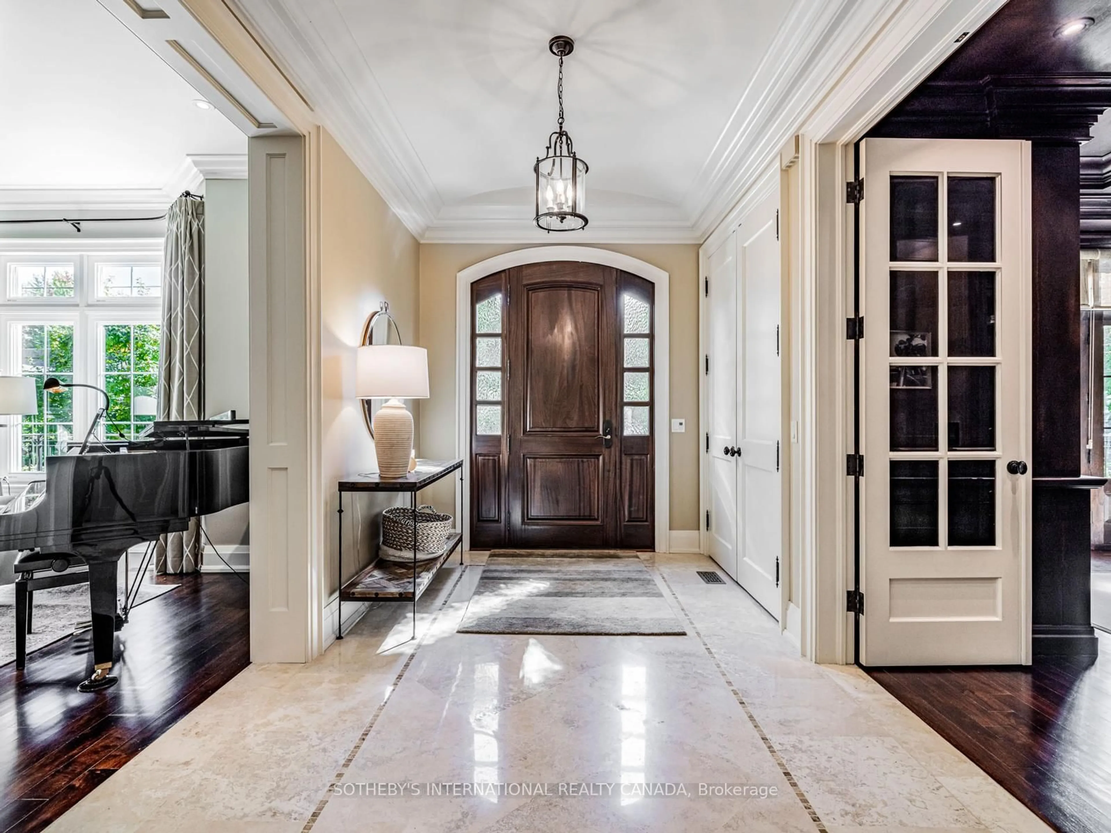 Indoor entryway for 178 St. Leonards Ave, Toronto Ontario M4N 1K7