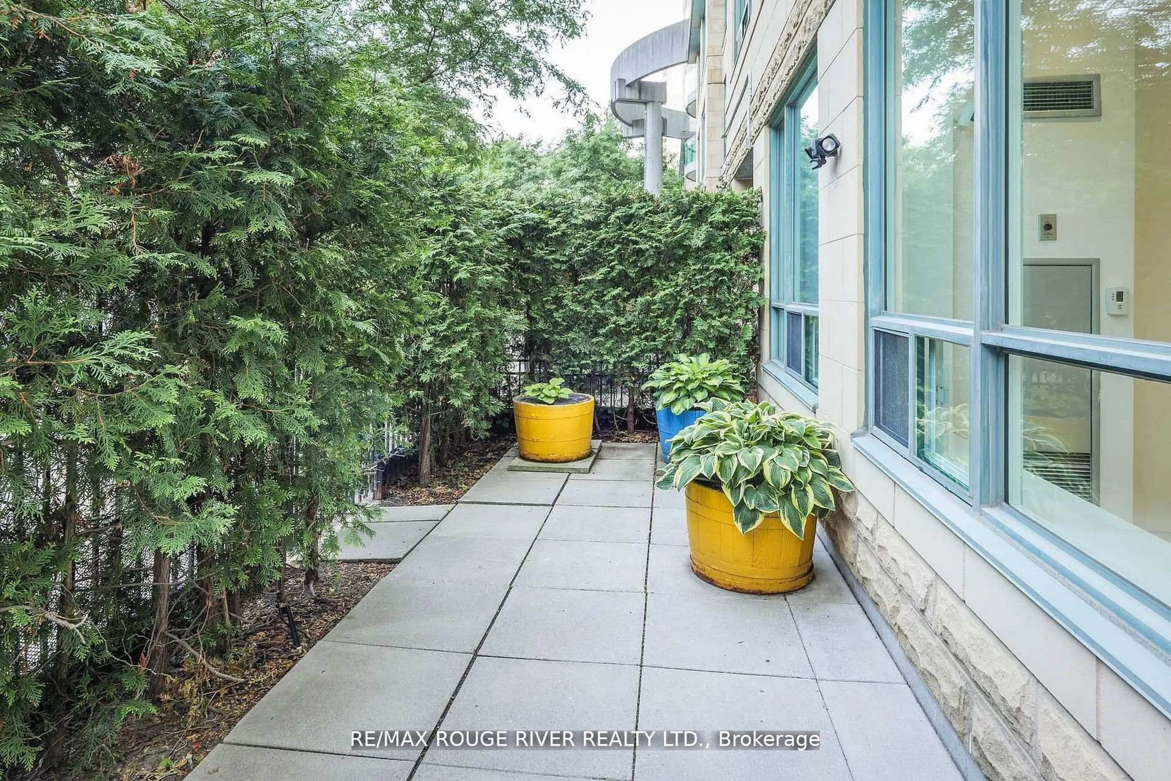 Patio, street for 238 Doris Ave #109, Toronto Ontario M2N 6W1